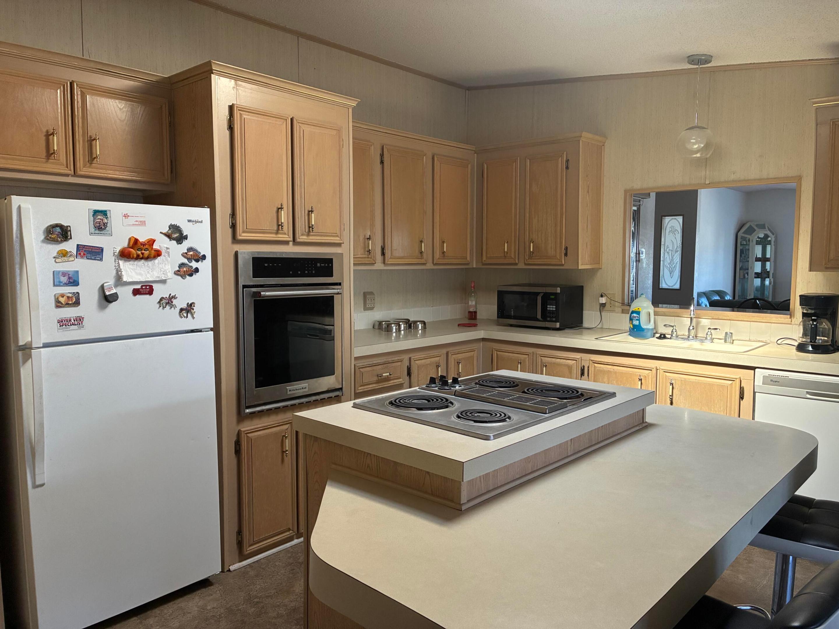 Pinelake Gardens & Estates - Residential