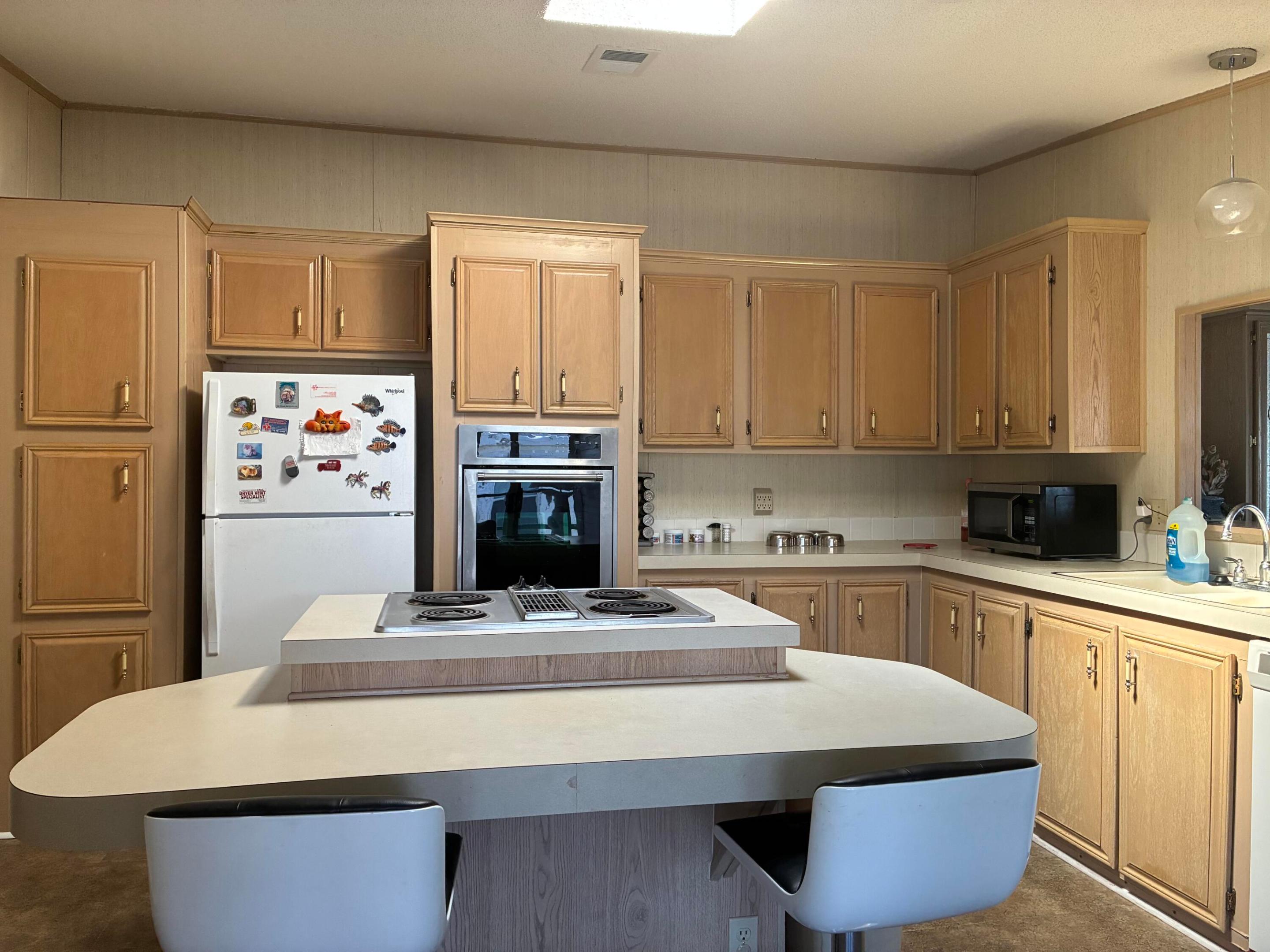 Pinelake Gardens & Estates - Residential