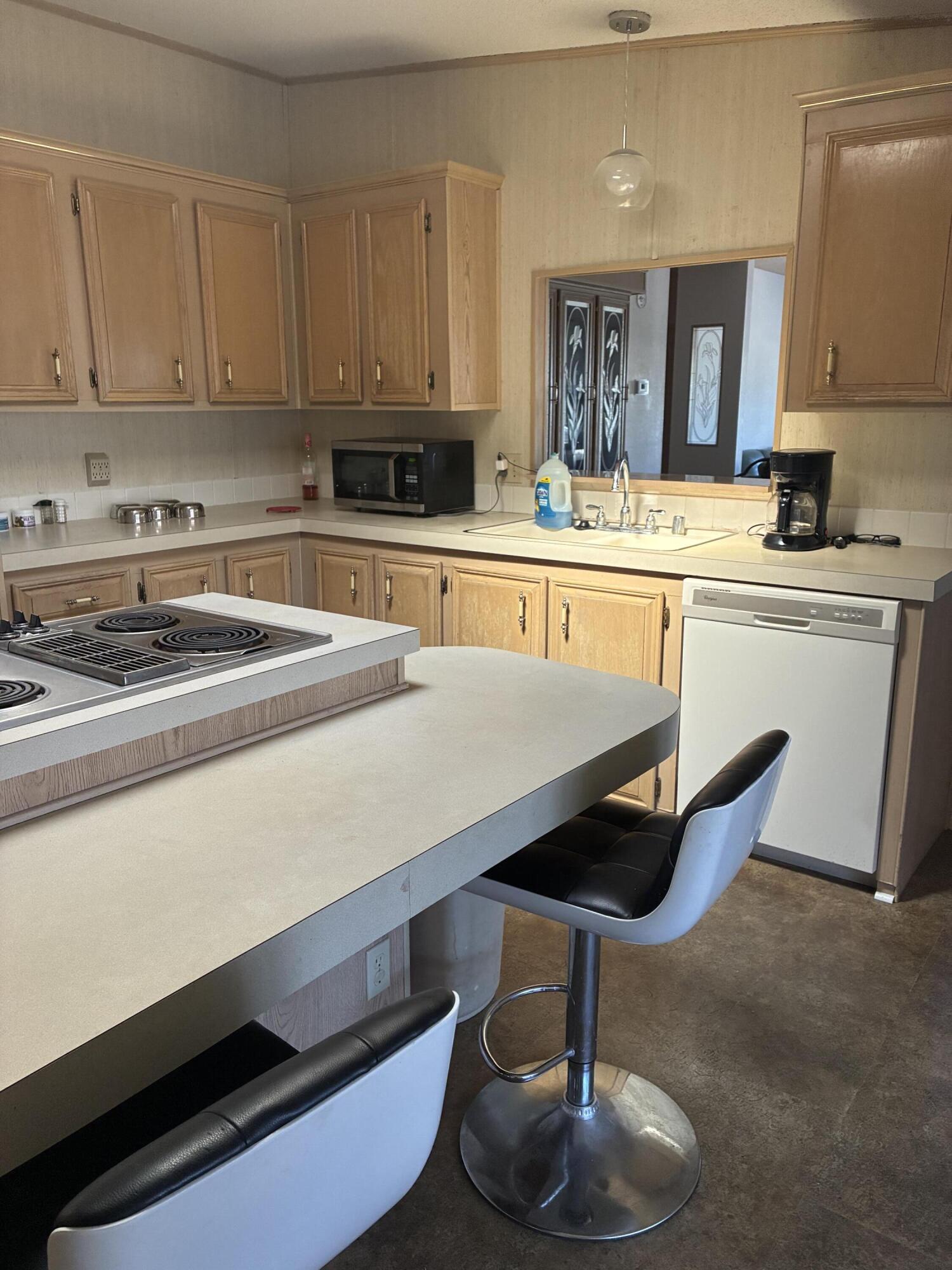 Pinelake Gardens & Estates - Residential