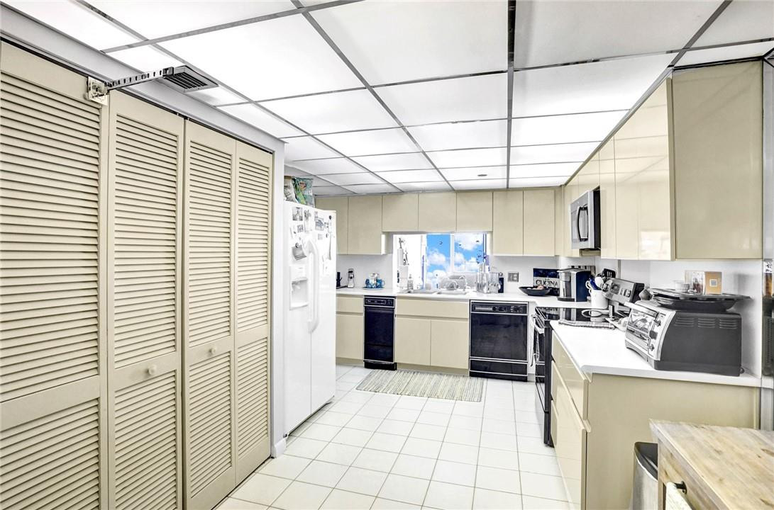 Overlook Condo - Residential