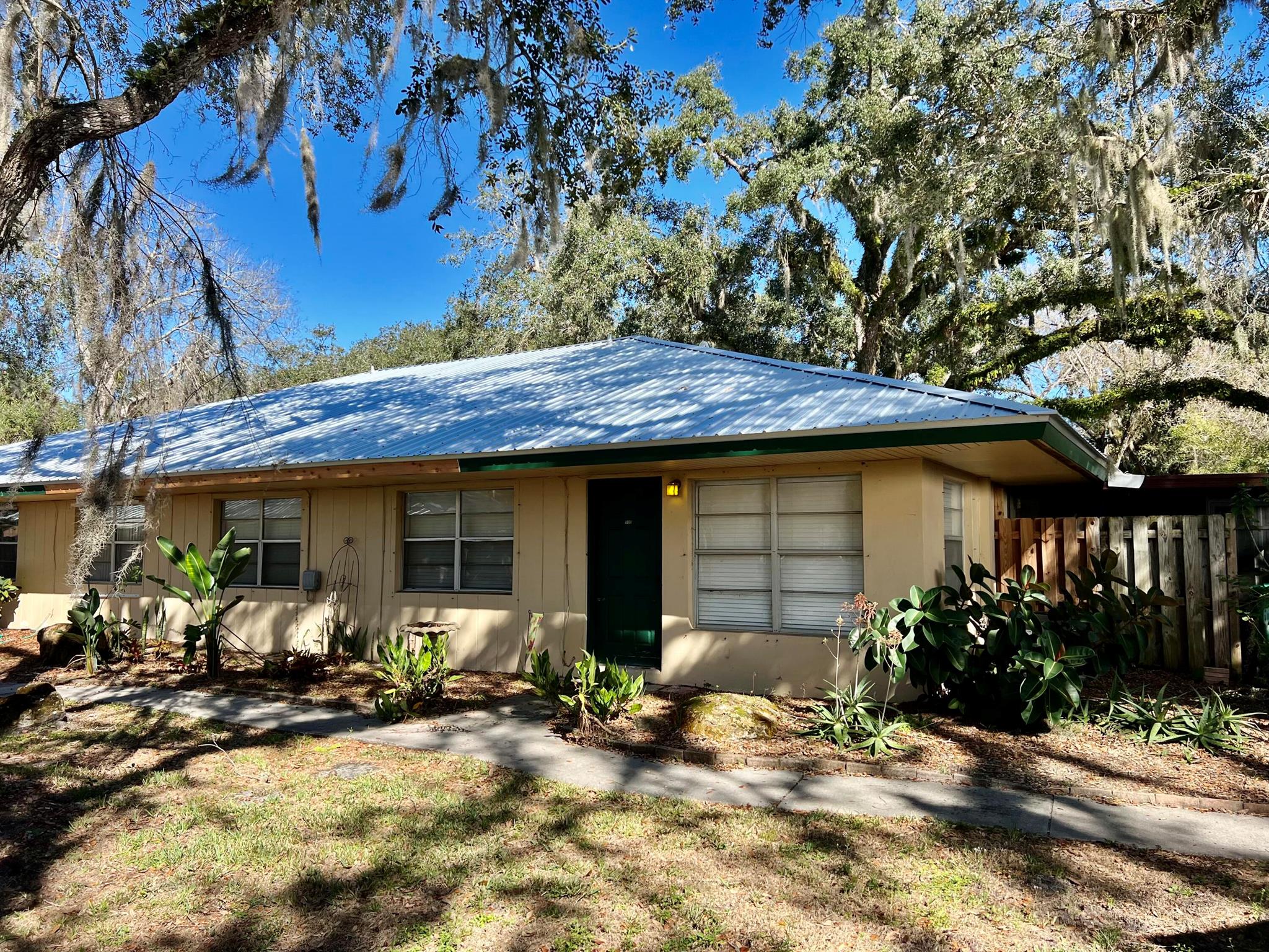 OAK TREE PLACE - Residential