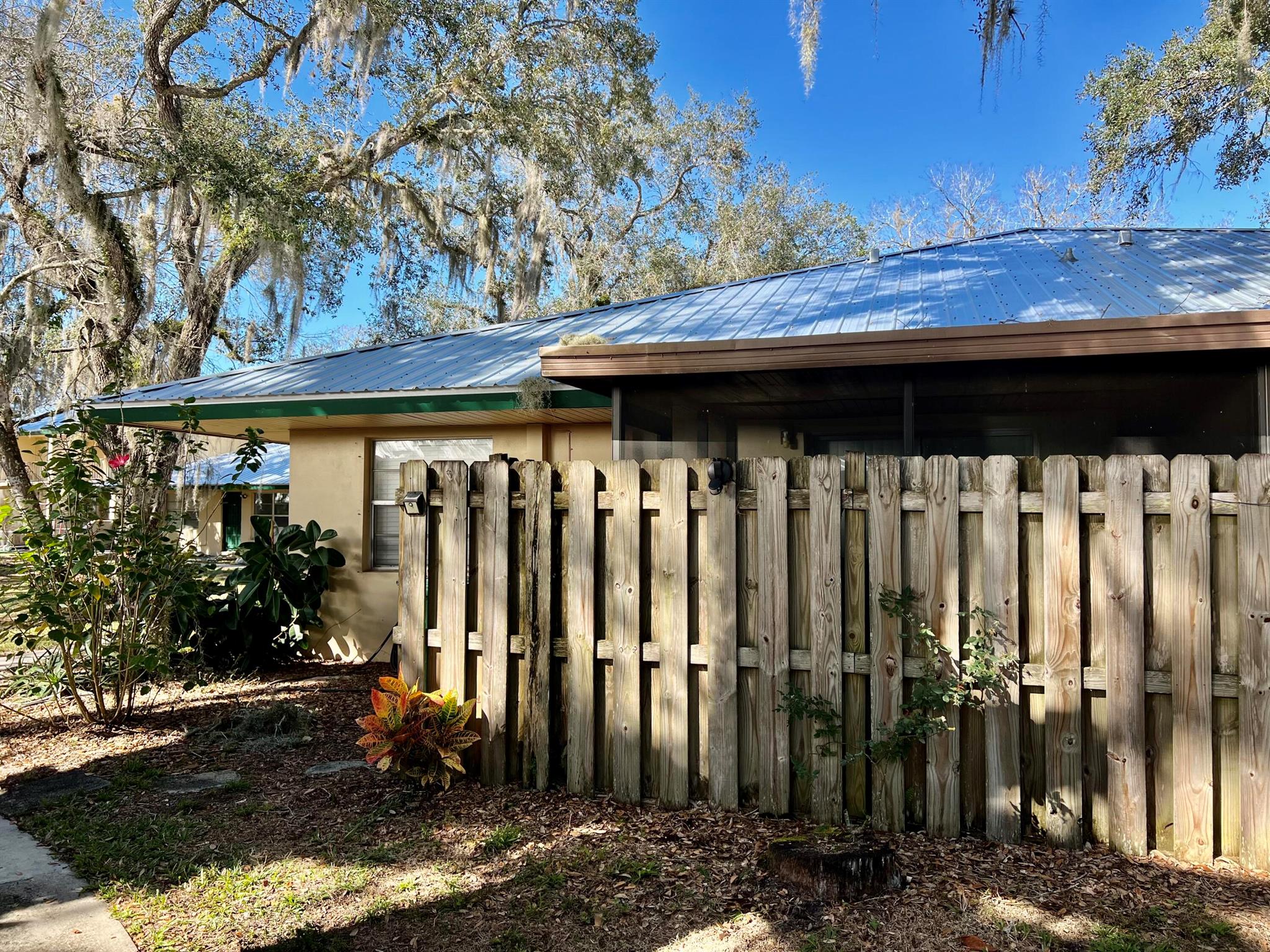 OAK TREE PLACE - Residential