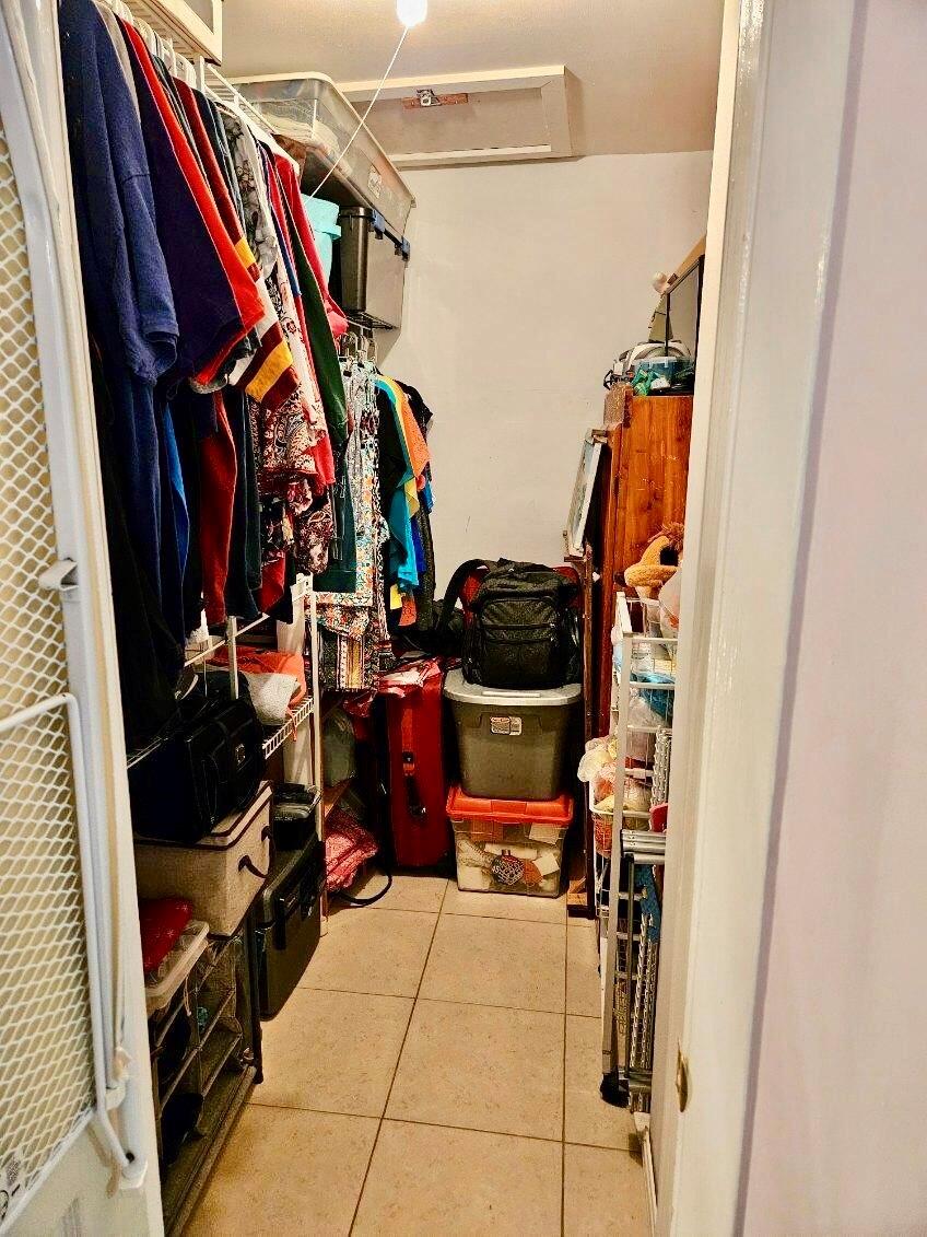 OAK TREE PLACE - Residential