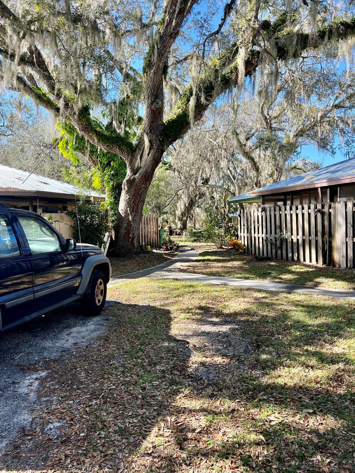 OAK TREE PLACE - Residential