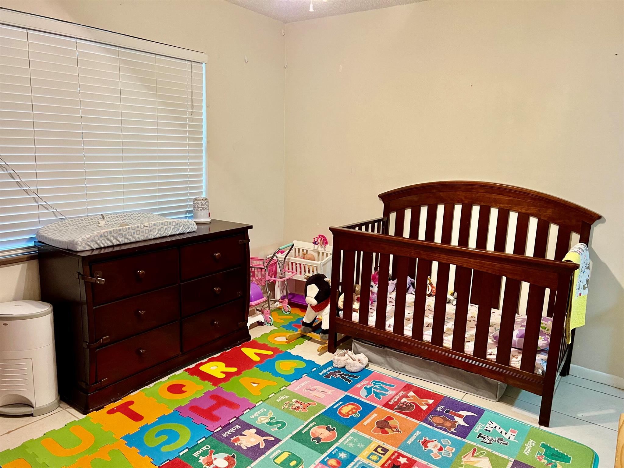 OAK TREE PLACE - Residential