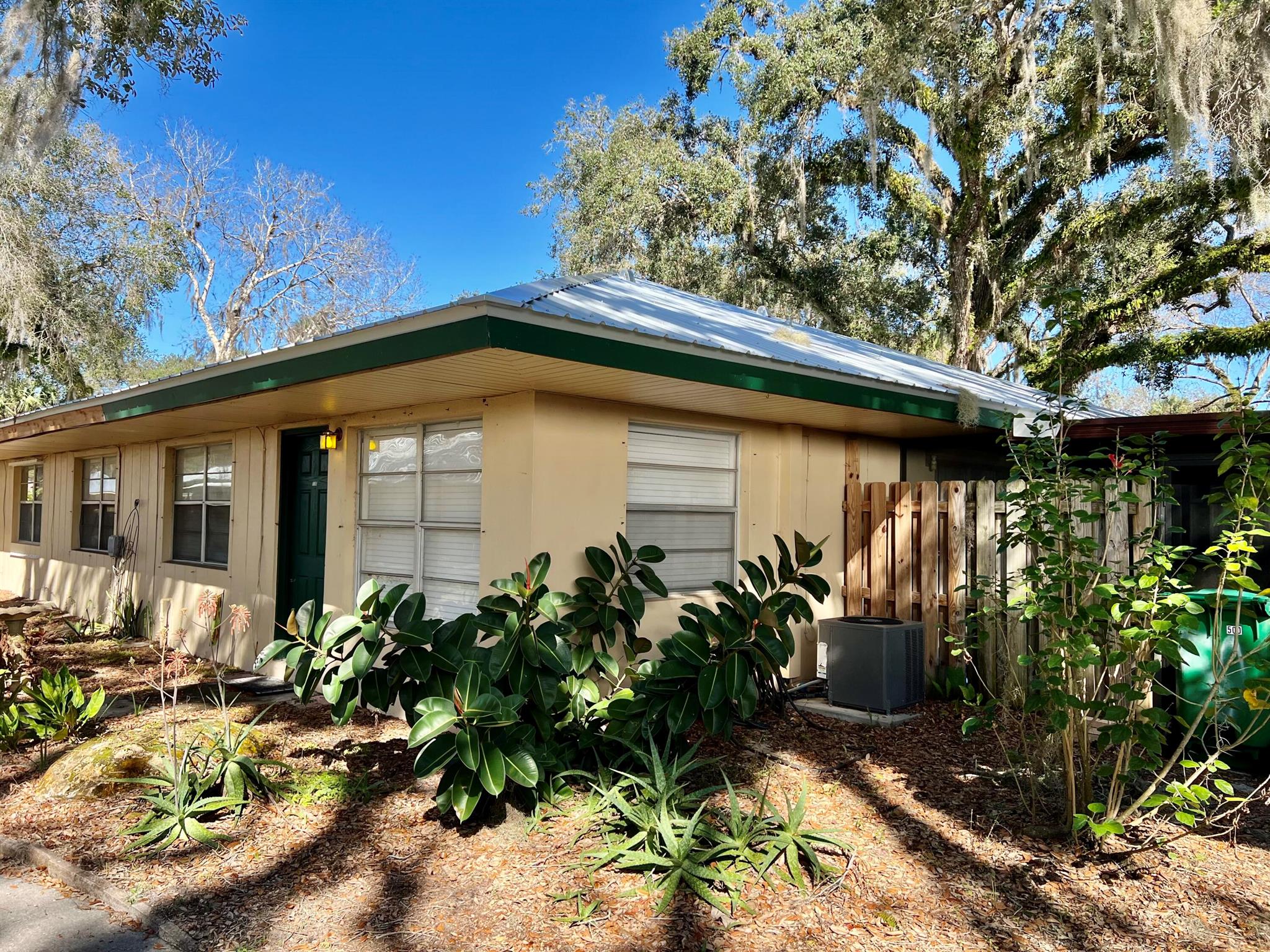 OAK TREE PLACE - Residential