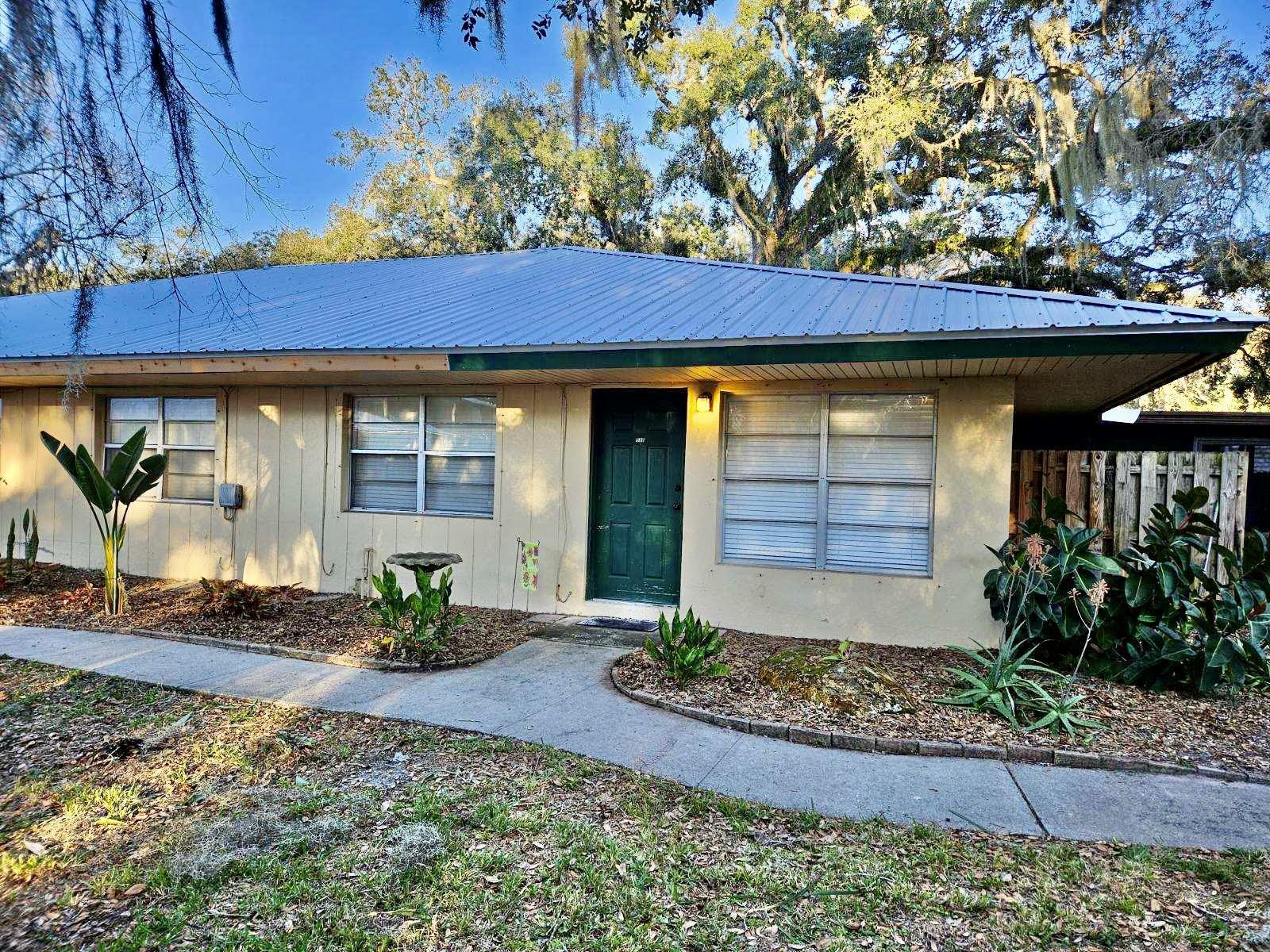 OAK TREE PLACE - Residential