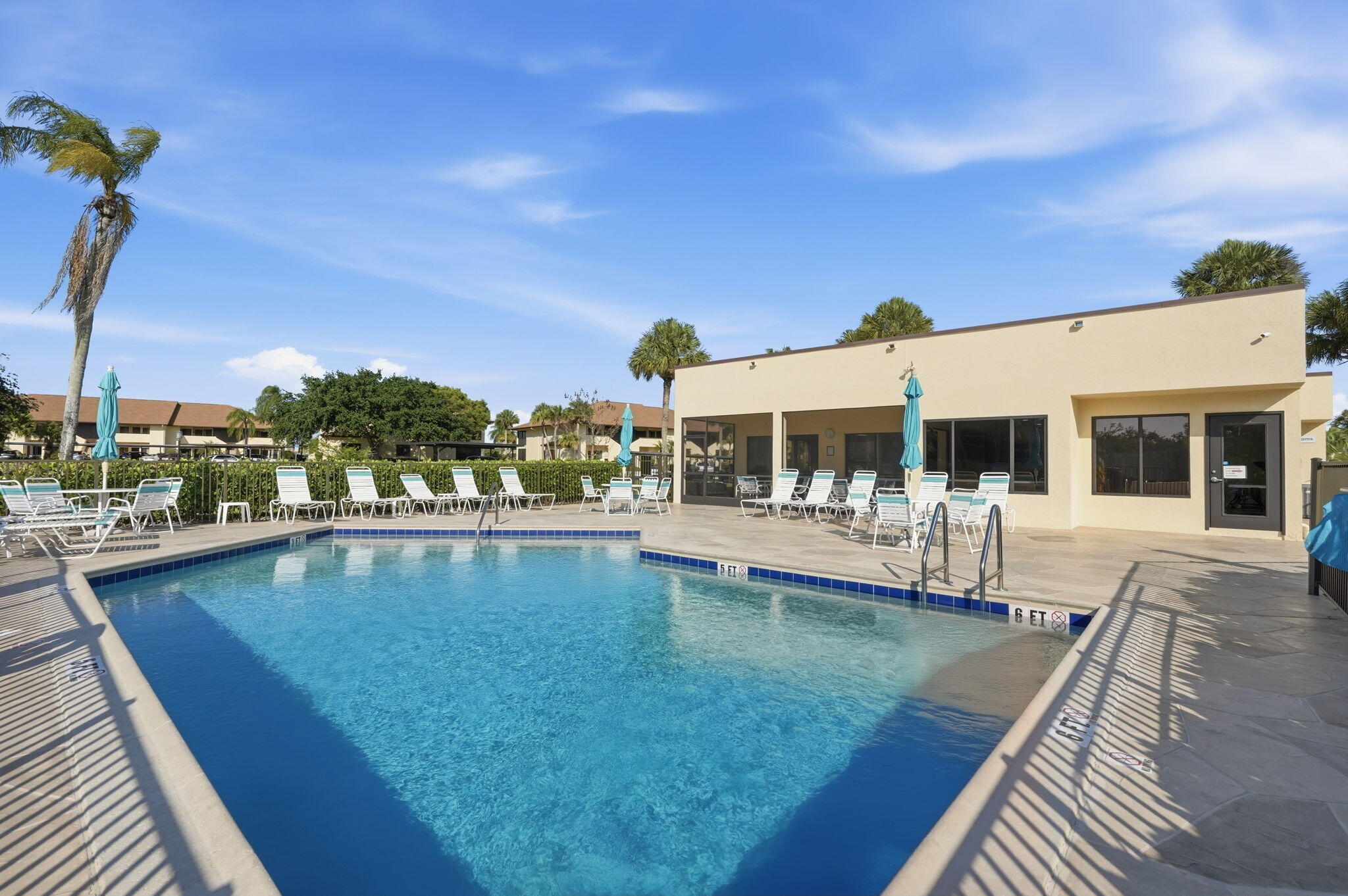 WILLIAMSBURG AT HERITAGE RIDGE CONDO - Residential