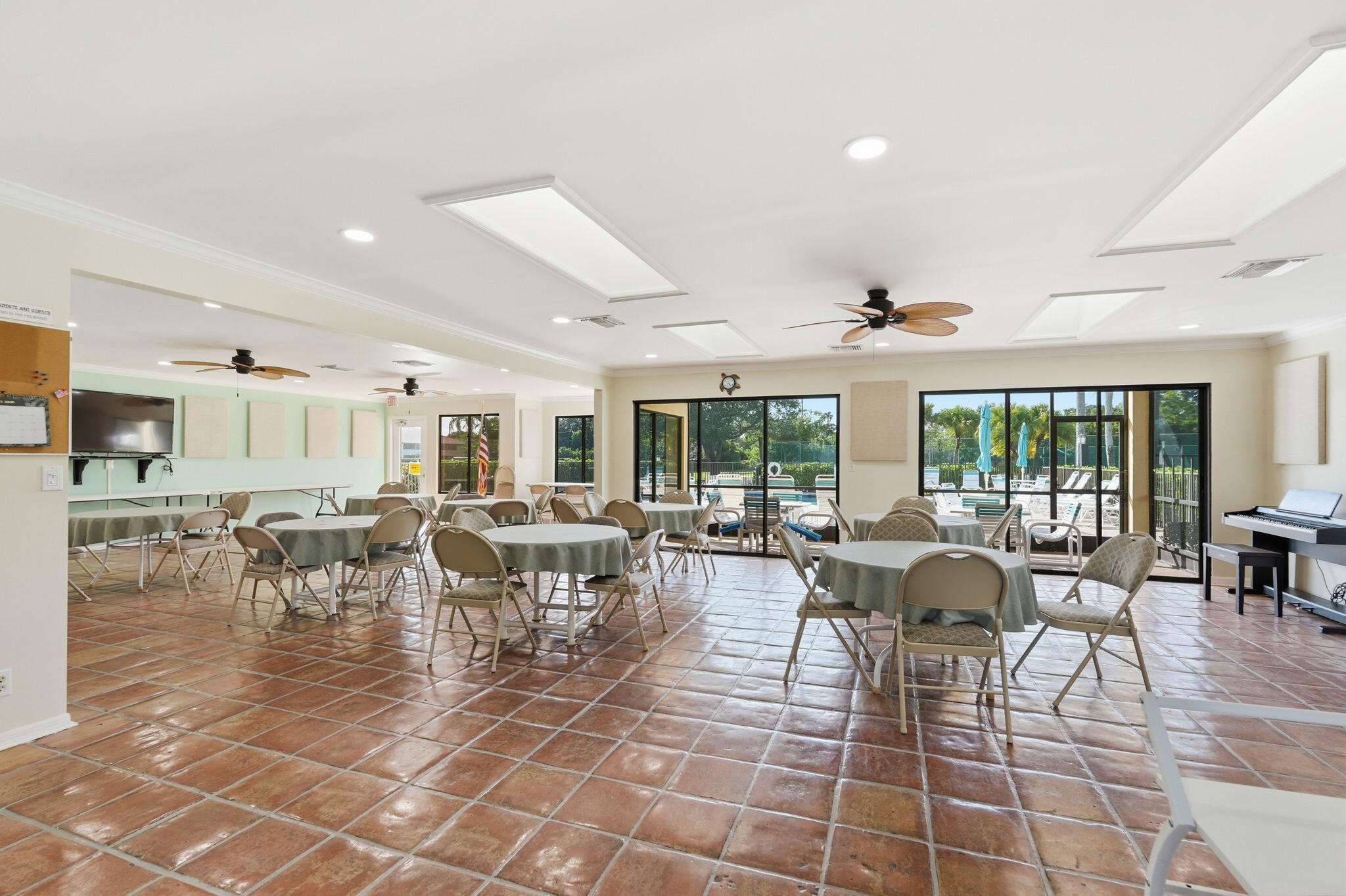 WILLIAMSBURG AT HERITAGE RIDGE CONDO - Residential