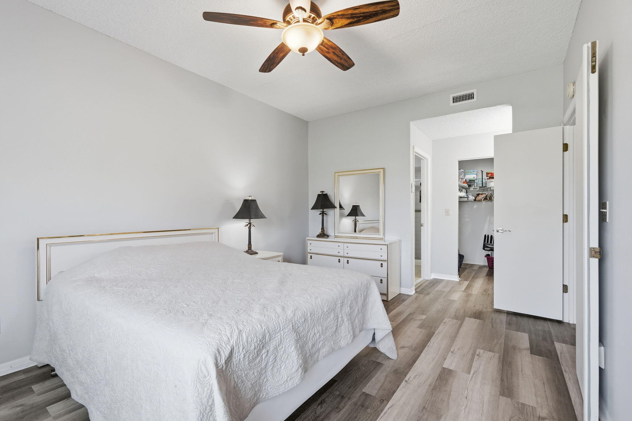 WILLIAMSBURG AT HERITAGE RIDGE CONDO - Residential