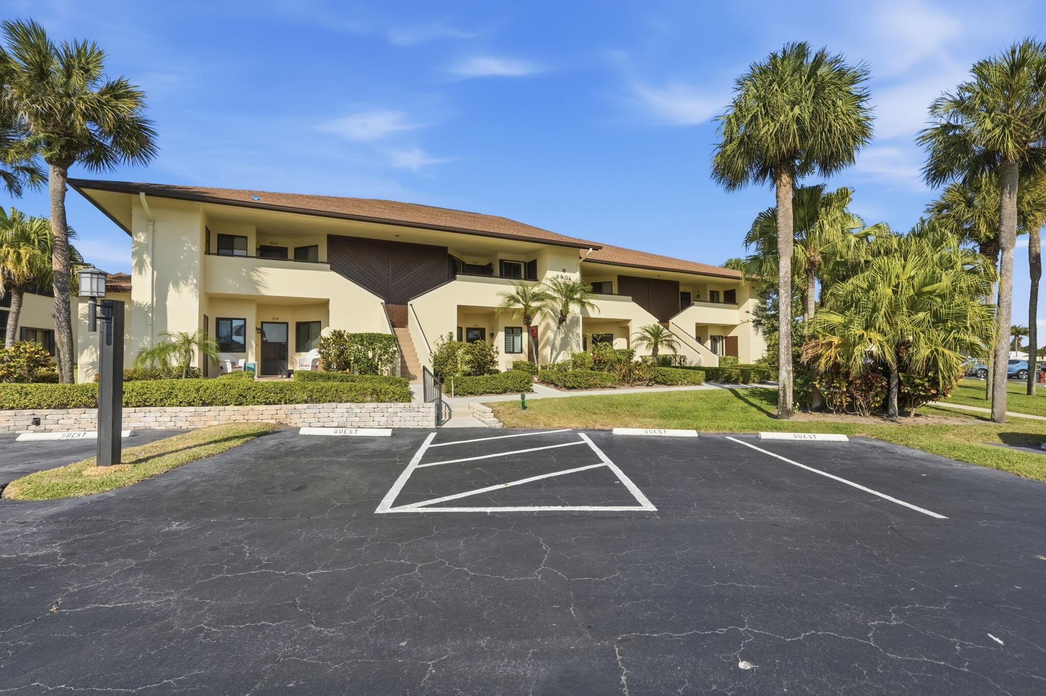 WILLIAMSBURG AT HERITAGE RIDGE CONDO - Residential