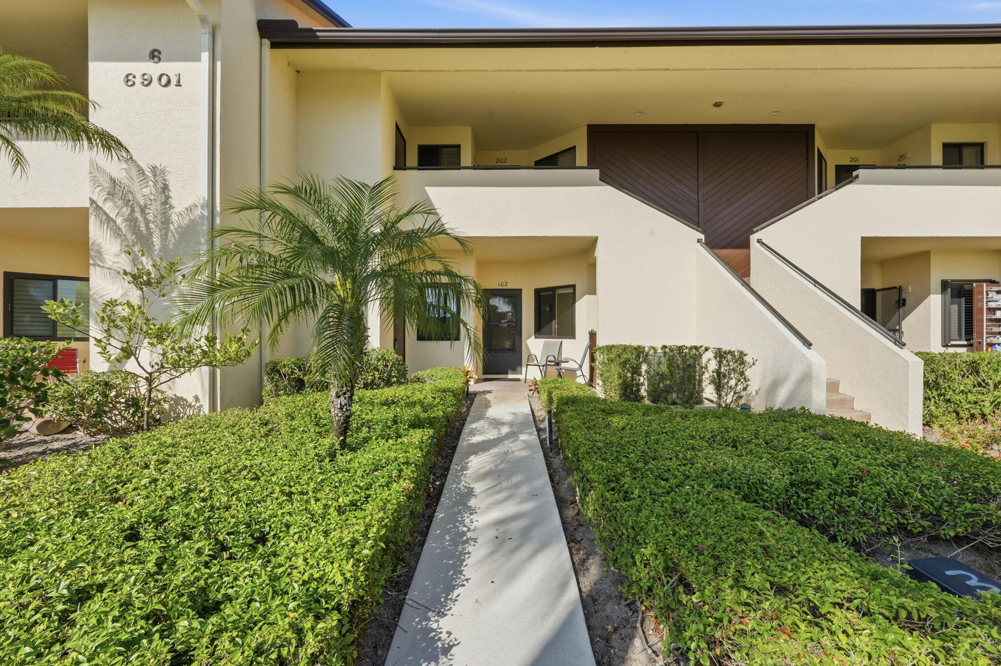 WILLIAMSBURG AT HERITAGE RIDGE CONDO - Residential