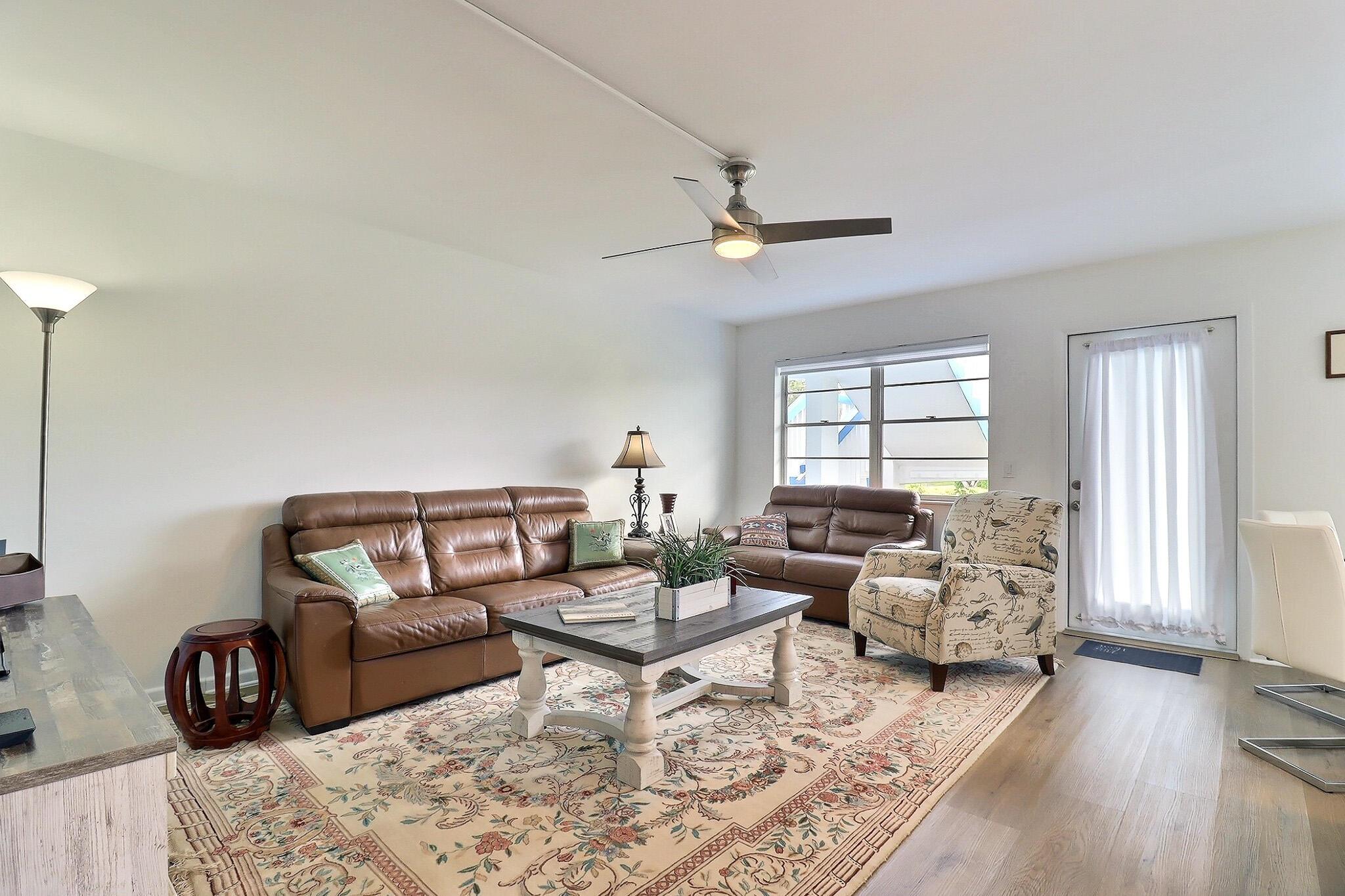 242 Markham L