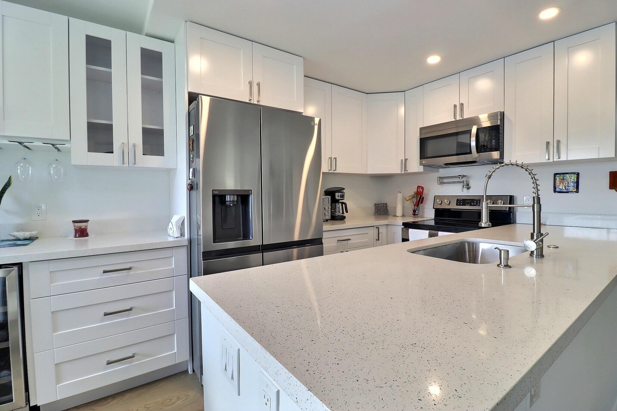 242 Markham L