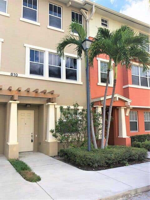 Photo of 810 Marina Del Ray Lane #5, West Palm Beach, FL 33401 (MLS # B26041075)