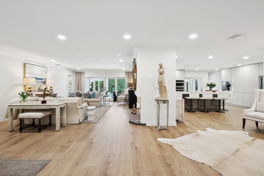 Photo of 2510 NE 47th St, Fort Lauderdale, FL 33308 (MLS # F10541383)