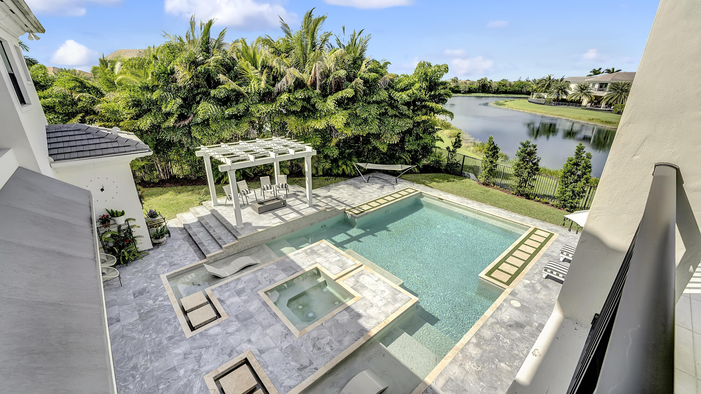 SEVEN BRIDGES - Residential