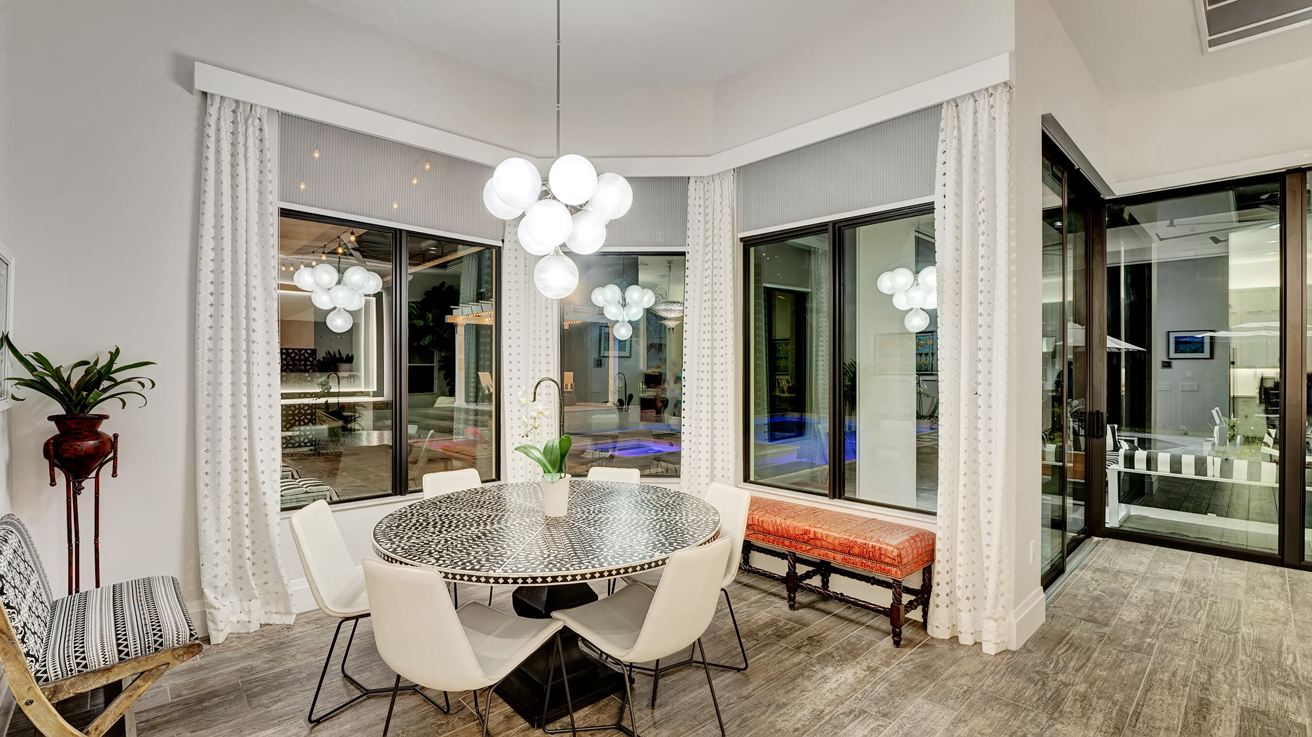 SEVEN BRIDGES - Residential