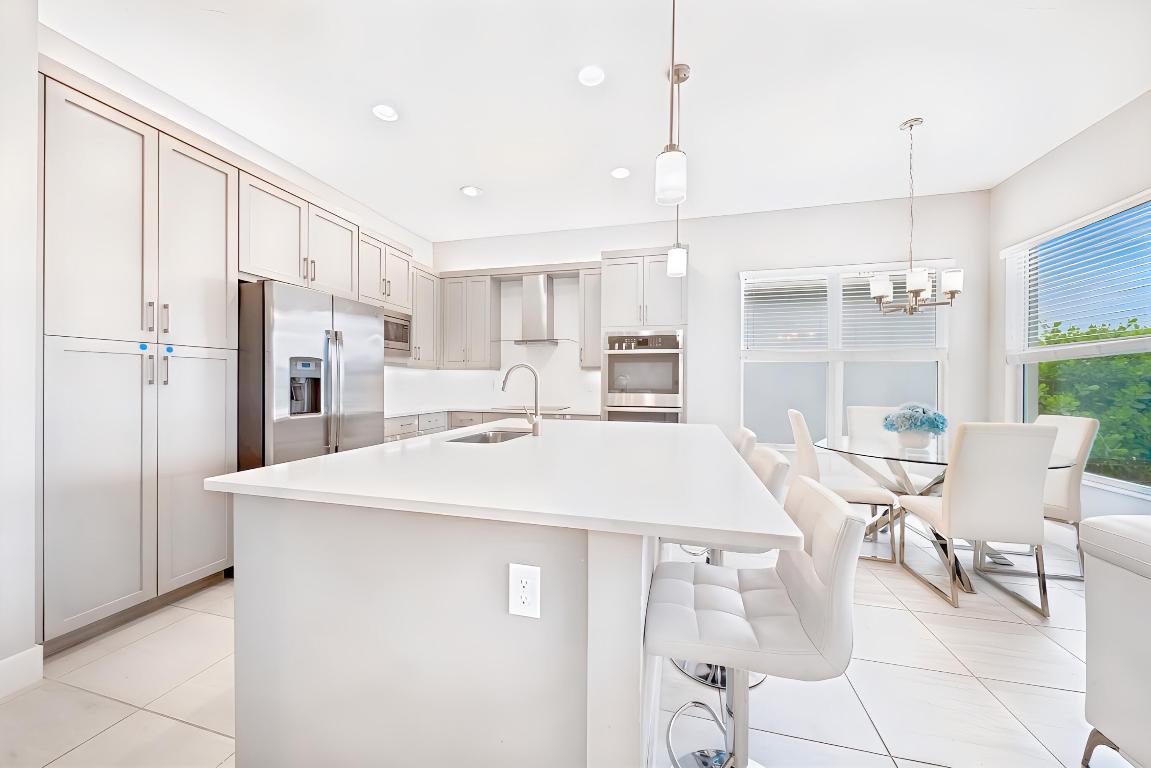 DAKOTA - Residential Lease