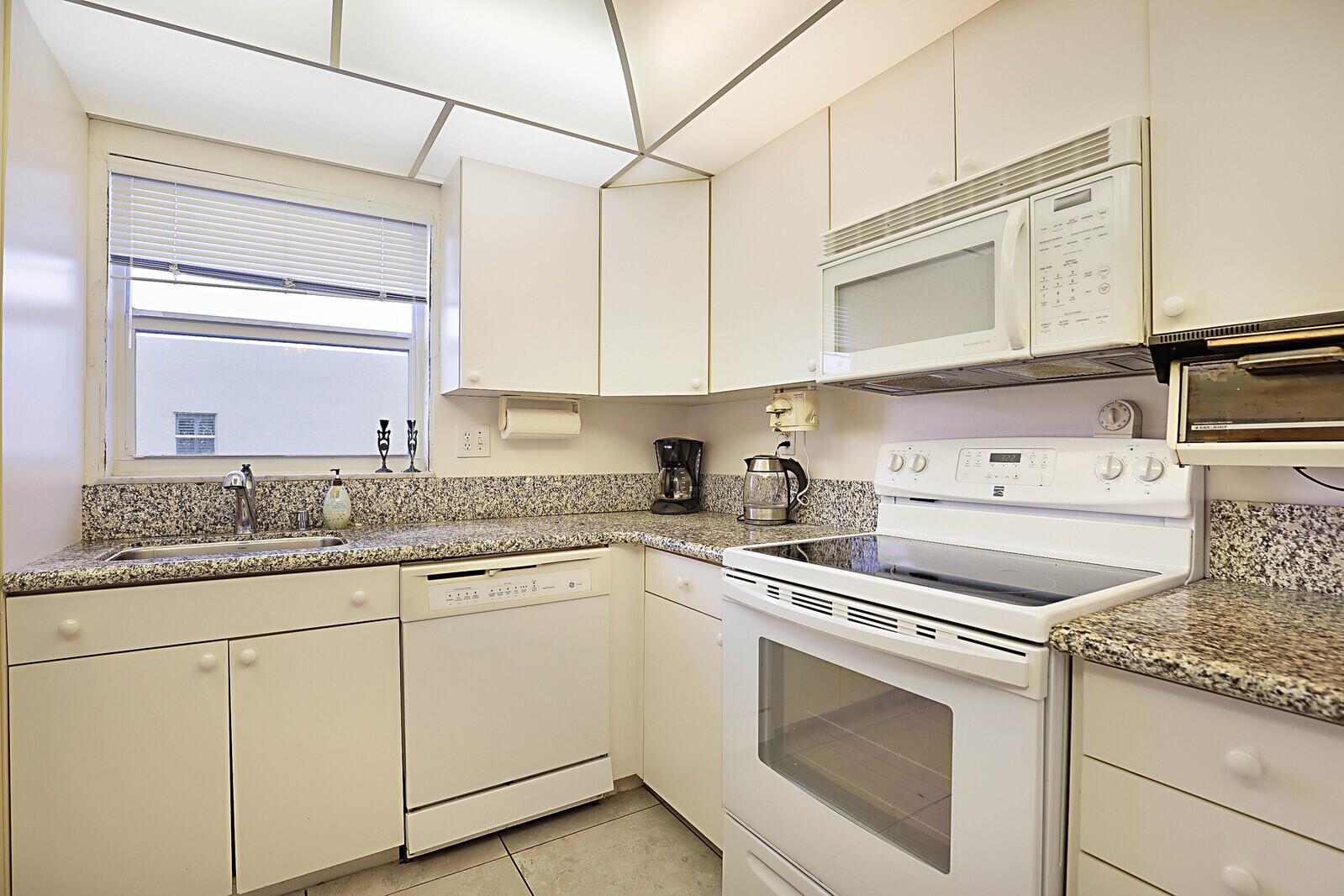 PALMSEA CONDO - Residential Lease