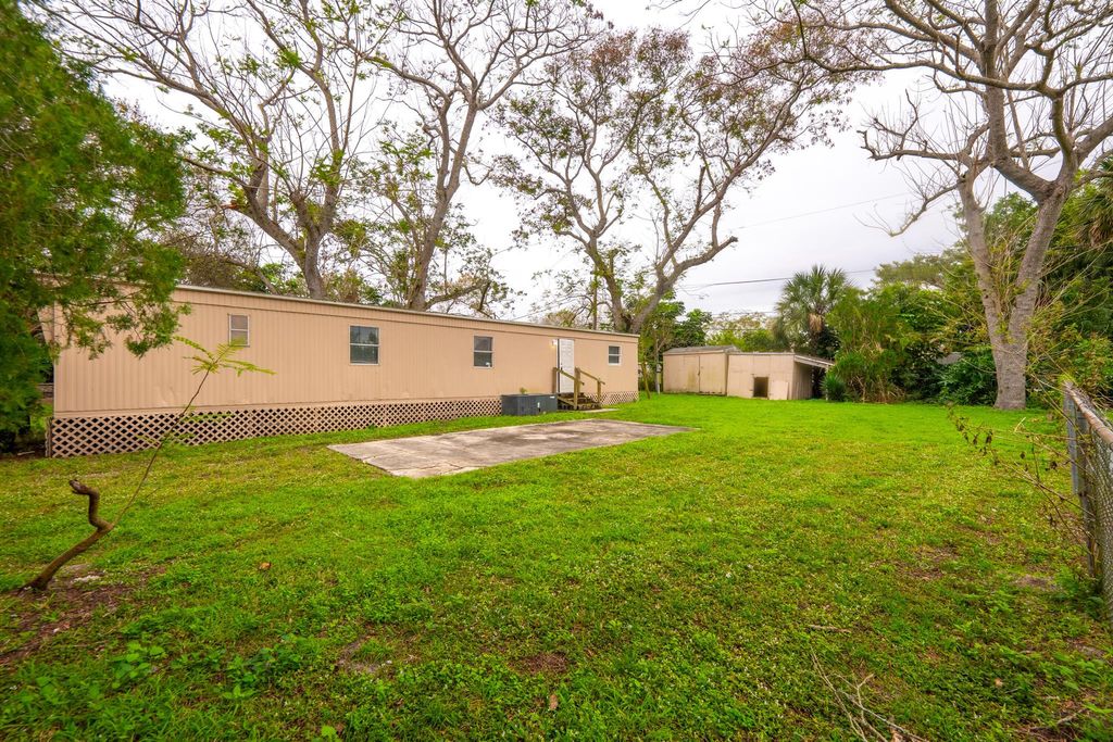 Photo of 1211 E Joy Lane, Fort Pierce, FL 34945 (MLS # R10953035)