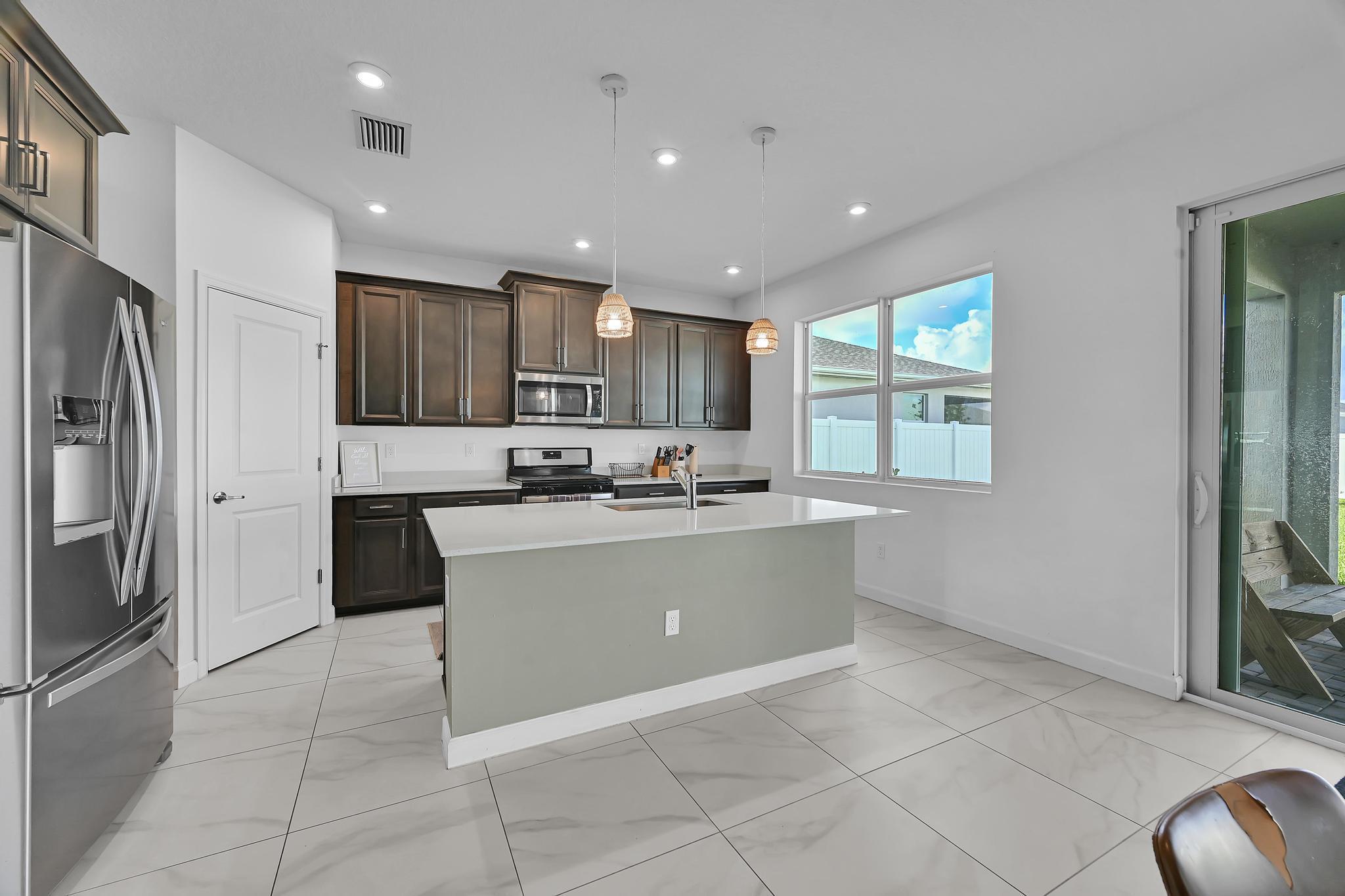 CADENCE PHASE 1 - Residential Lease