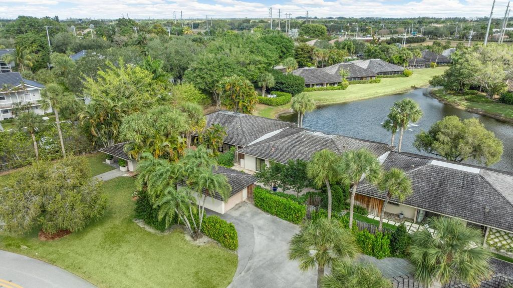 Photo of 11683 Wimbledon Circle, Wellington, FL 33414 (MLS # R11157955)