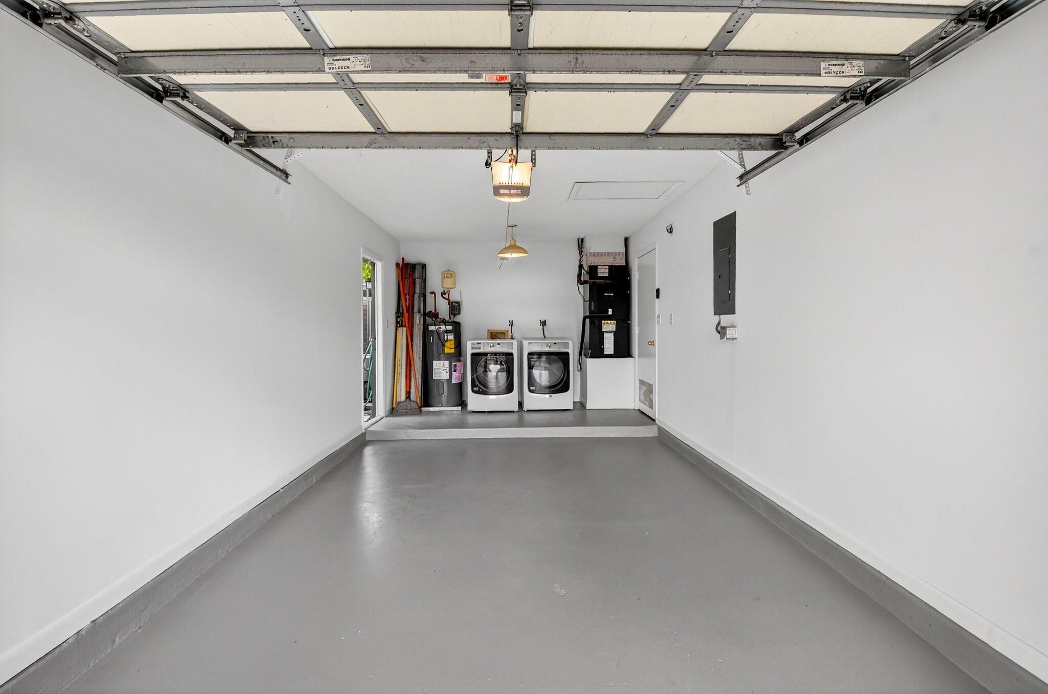 BEDFORD MEWS AT WELL - Residential