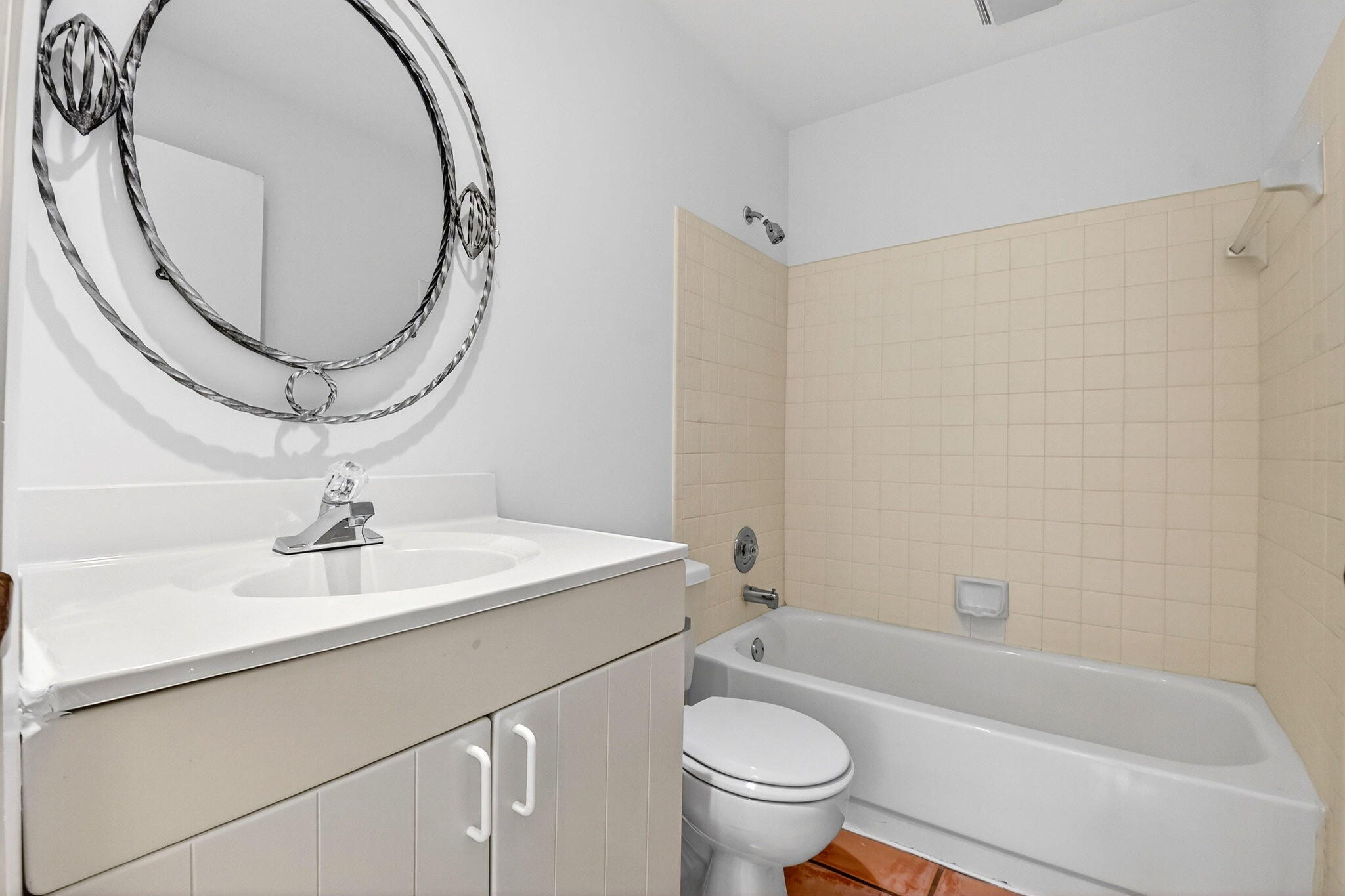 BEDFORD MEWS AT WELL - Residential