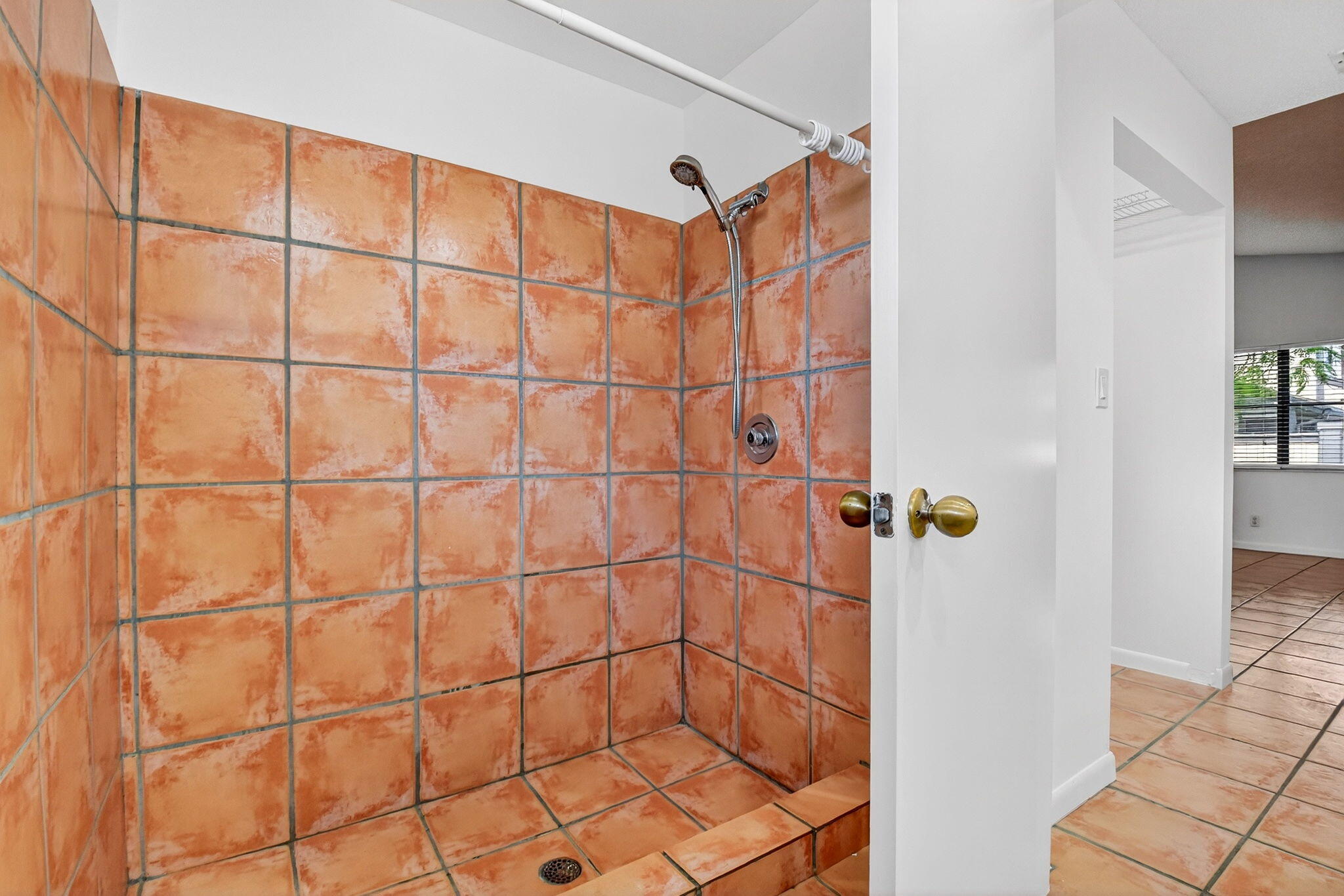 BEDFORD MEWS AT WELL - Residential