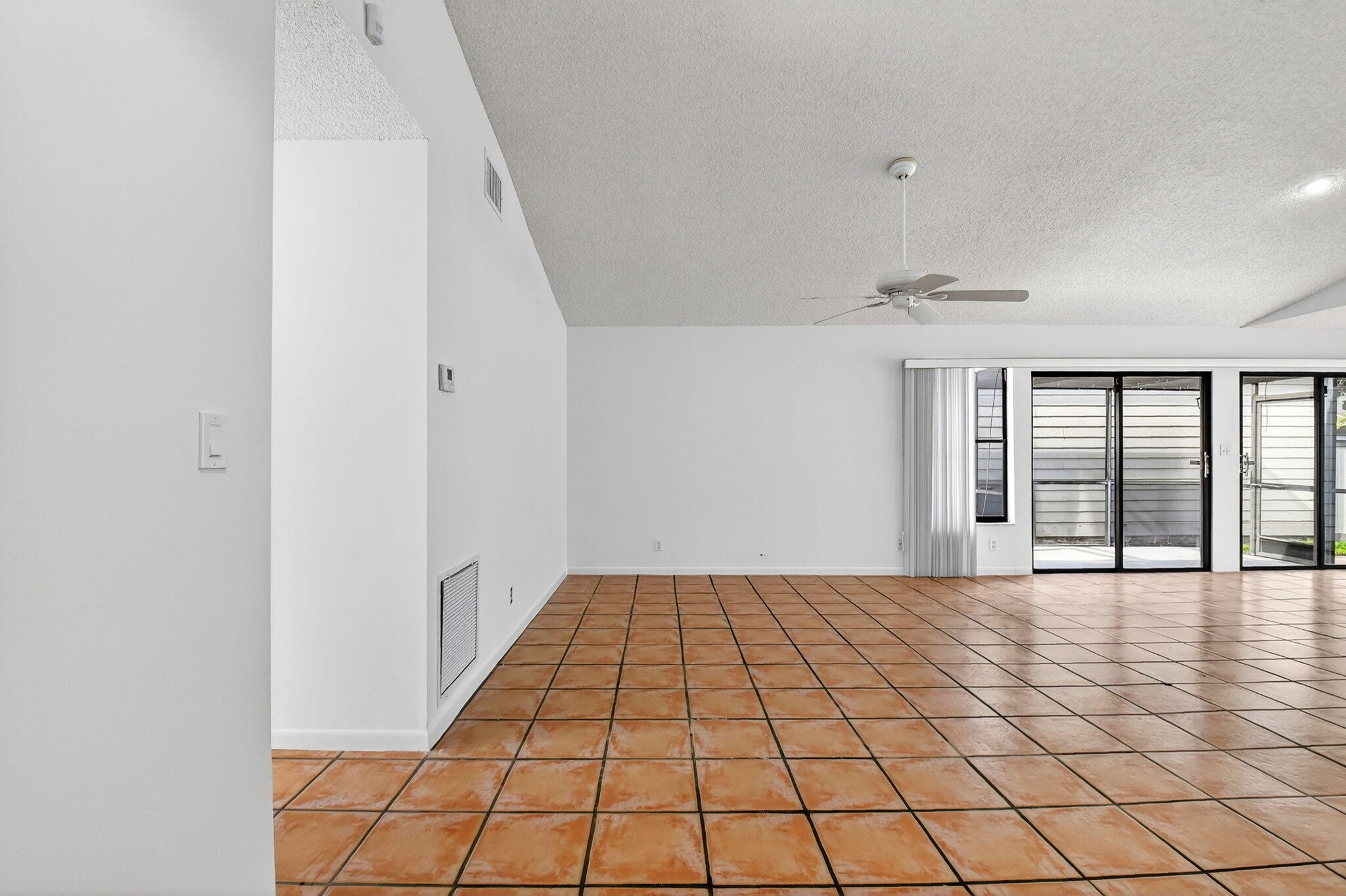 BEDFORD MEWS AT WELL - Residential