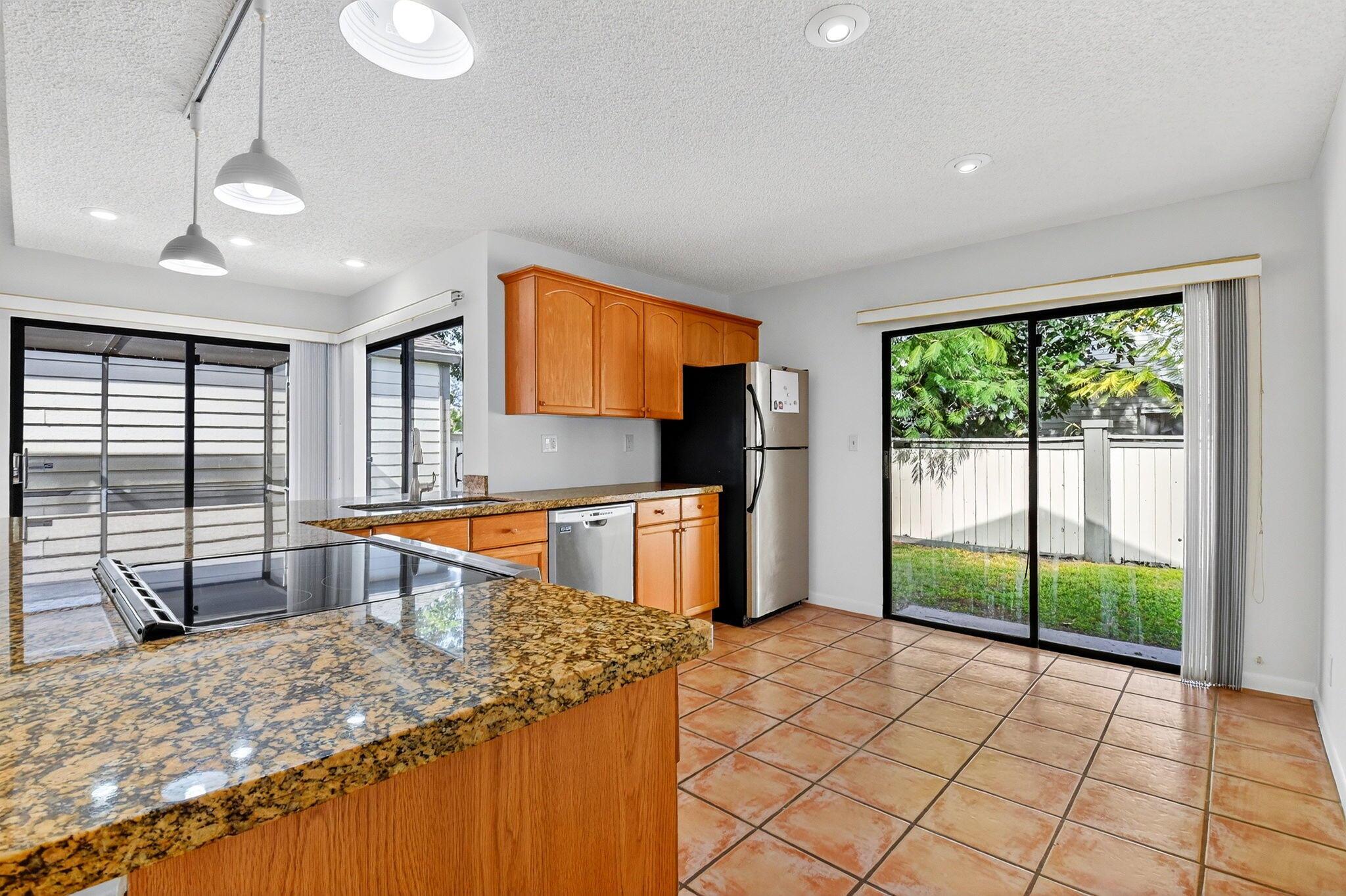 BEDFORD MEWS AT WELL - Residential