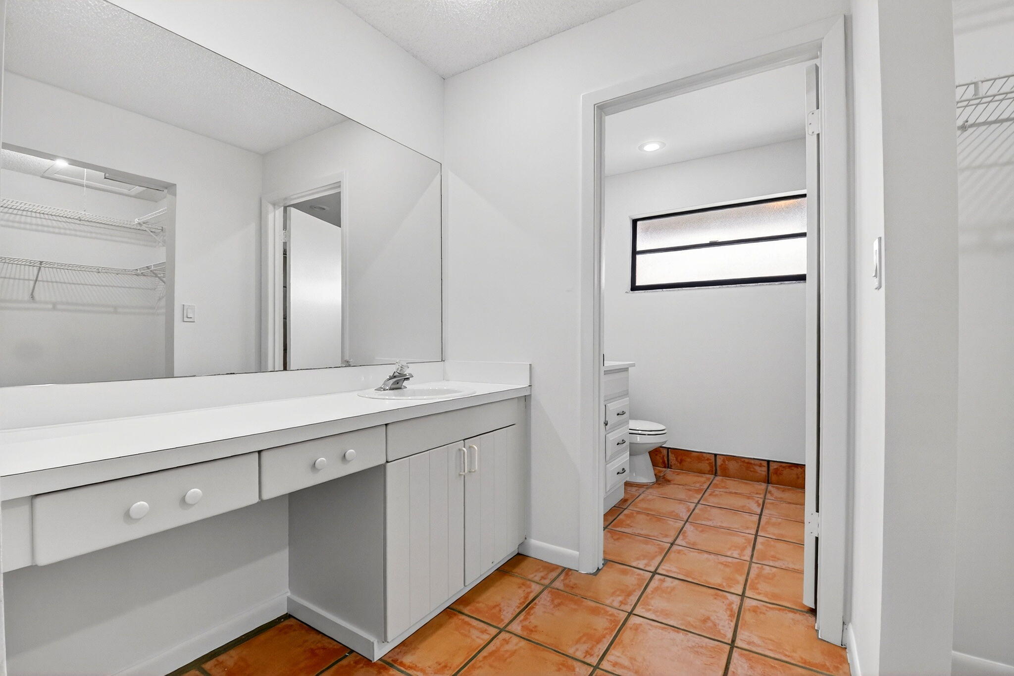 BEDFORD MEWS AT WELL - Residential