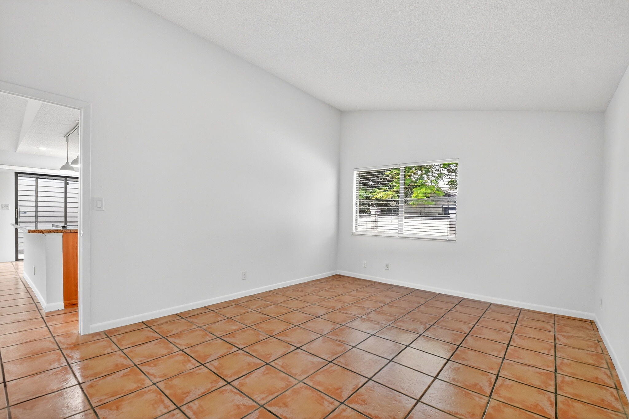 BEDFORD MEWS AT WELL - Residential