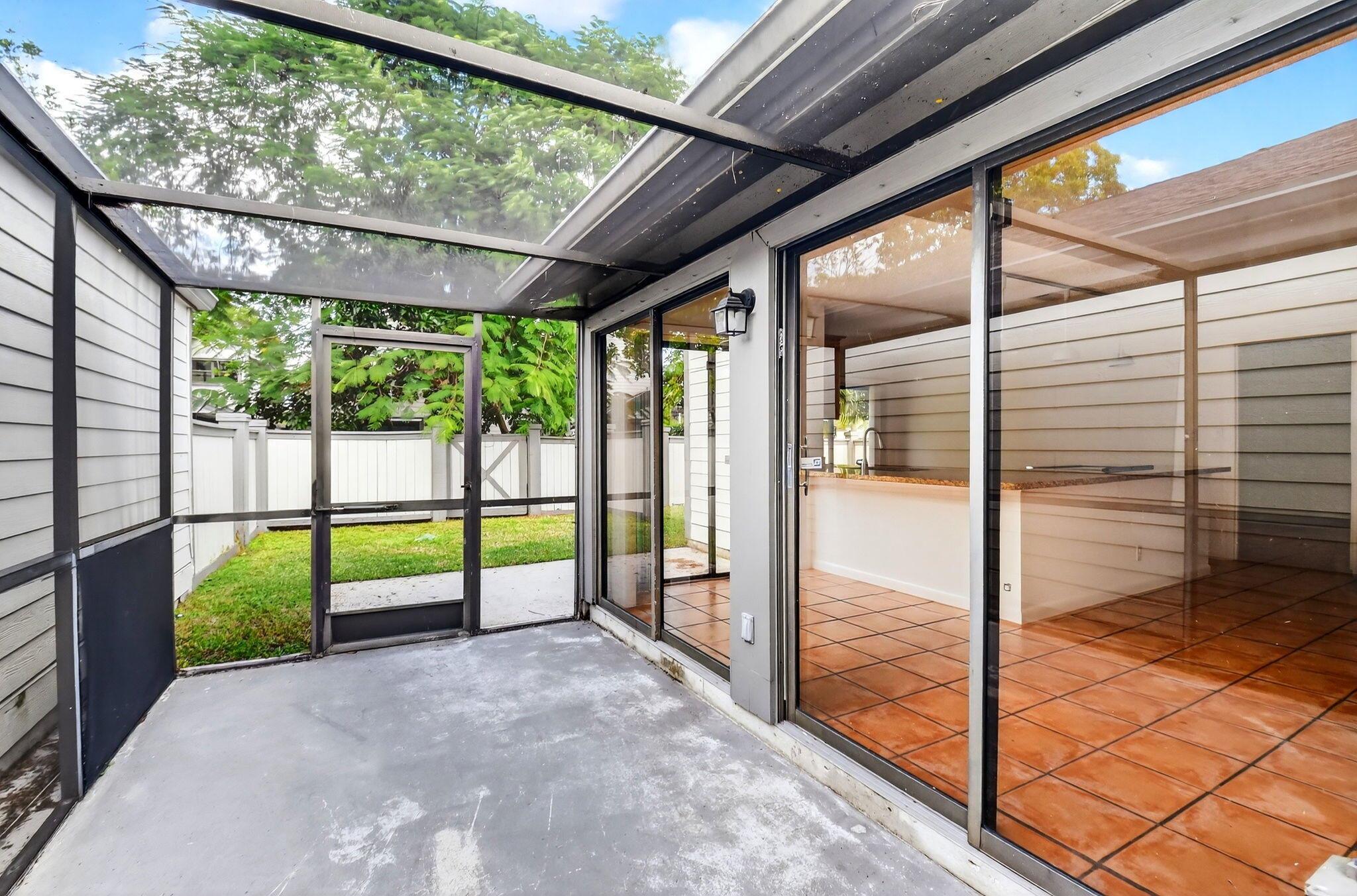 BEDFORD MEWS AT WELL - Residential