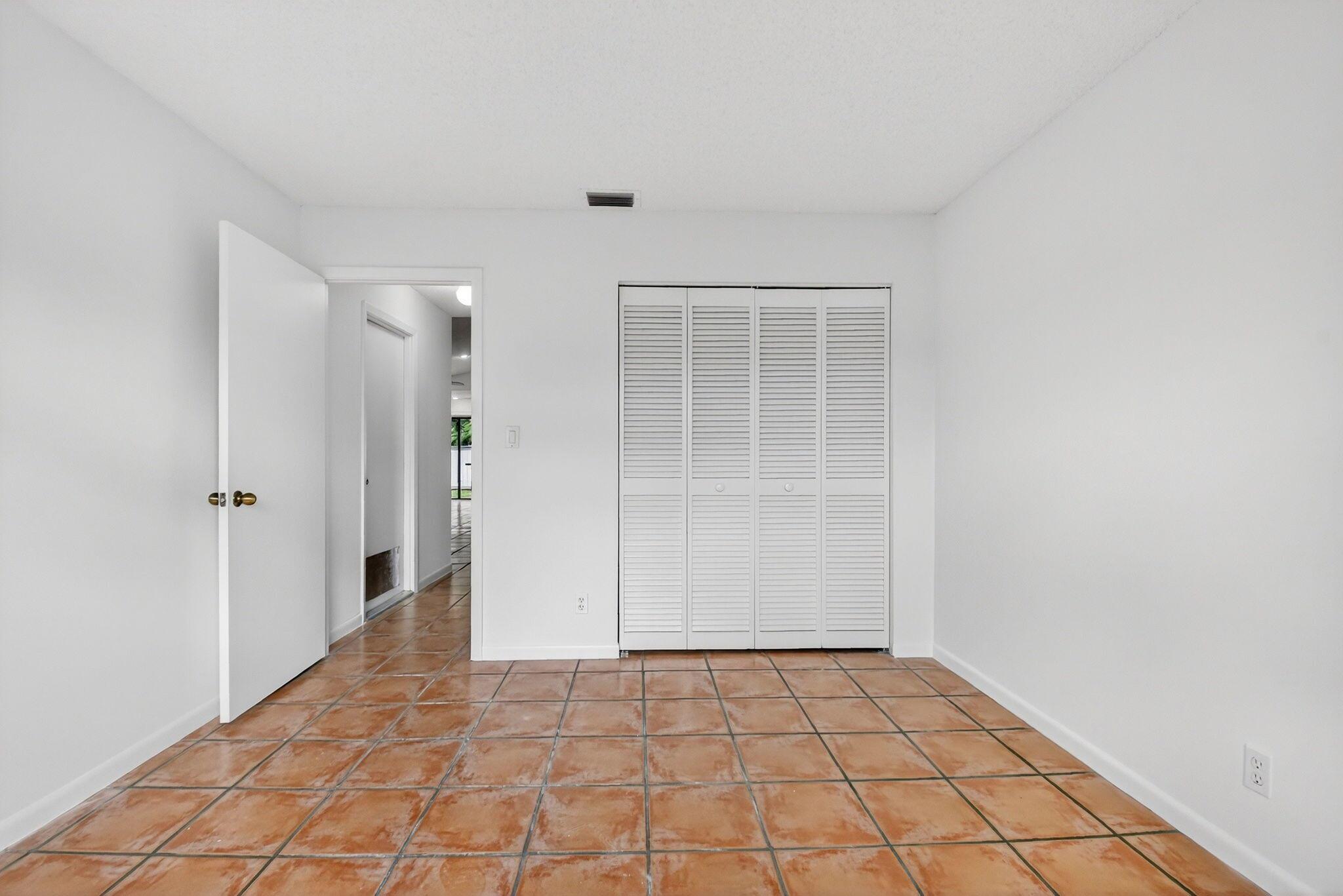 BEDFORD MEWS AT WELL - Residential