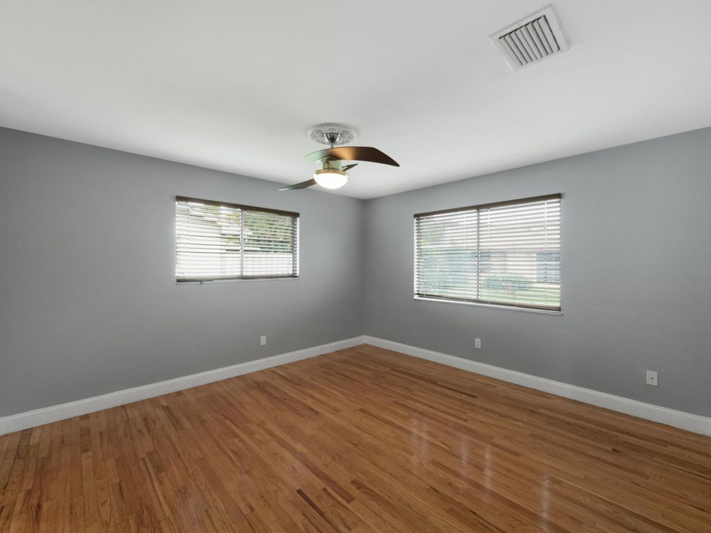 Photo of 16 SE Winchmore Lane, Boynton Beach, FL 33426 (MLS # R10948031)