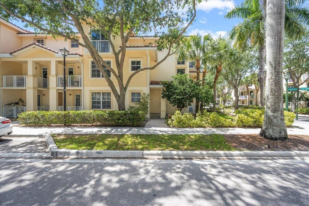 Photo of 4822 Chancellor Drive #23, Jupiter, FL 33458 (MLS # R10881140)