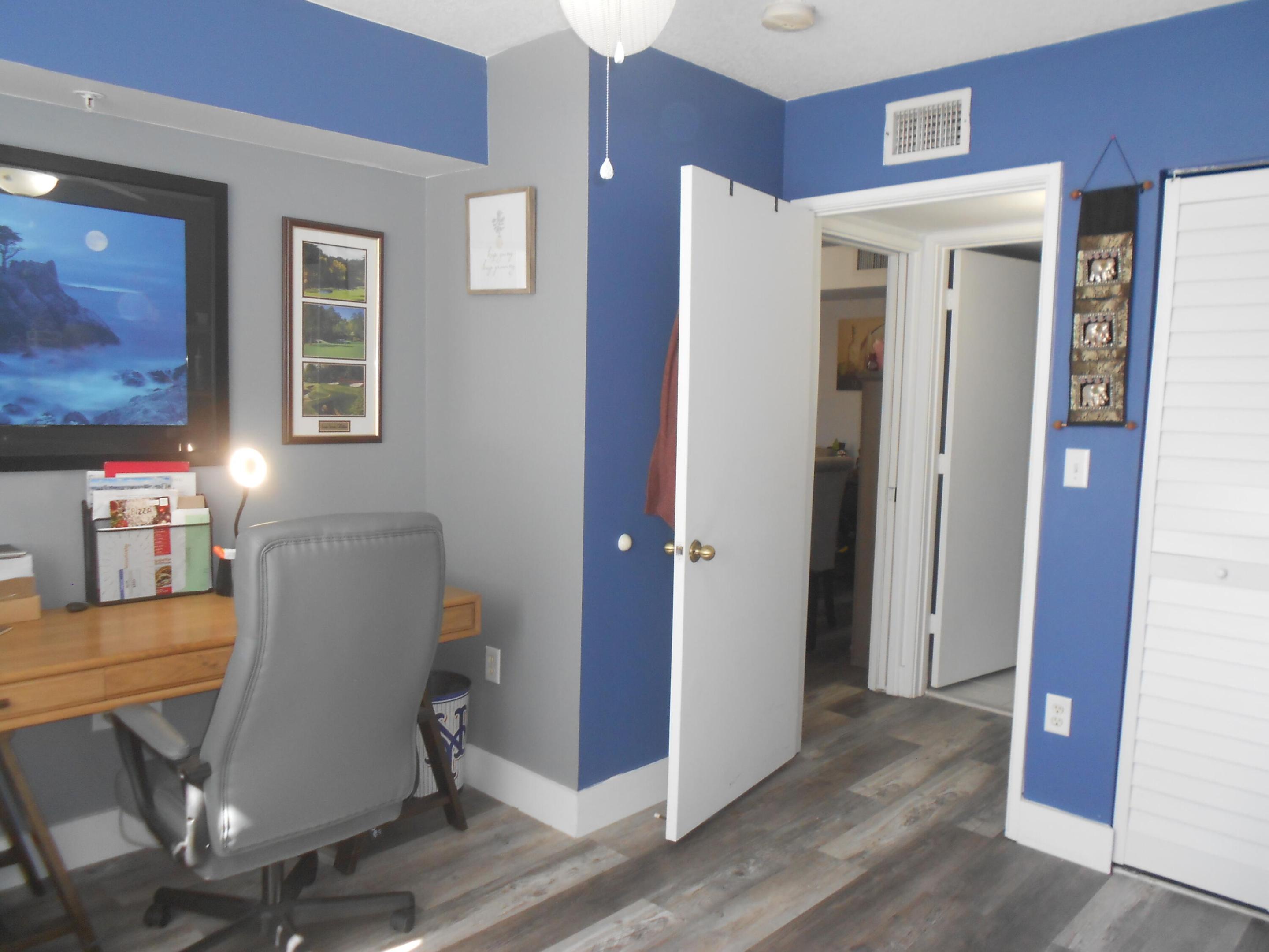 HYPOLUXOS MARINERS CAY CONDO - Residential