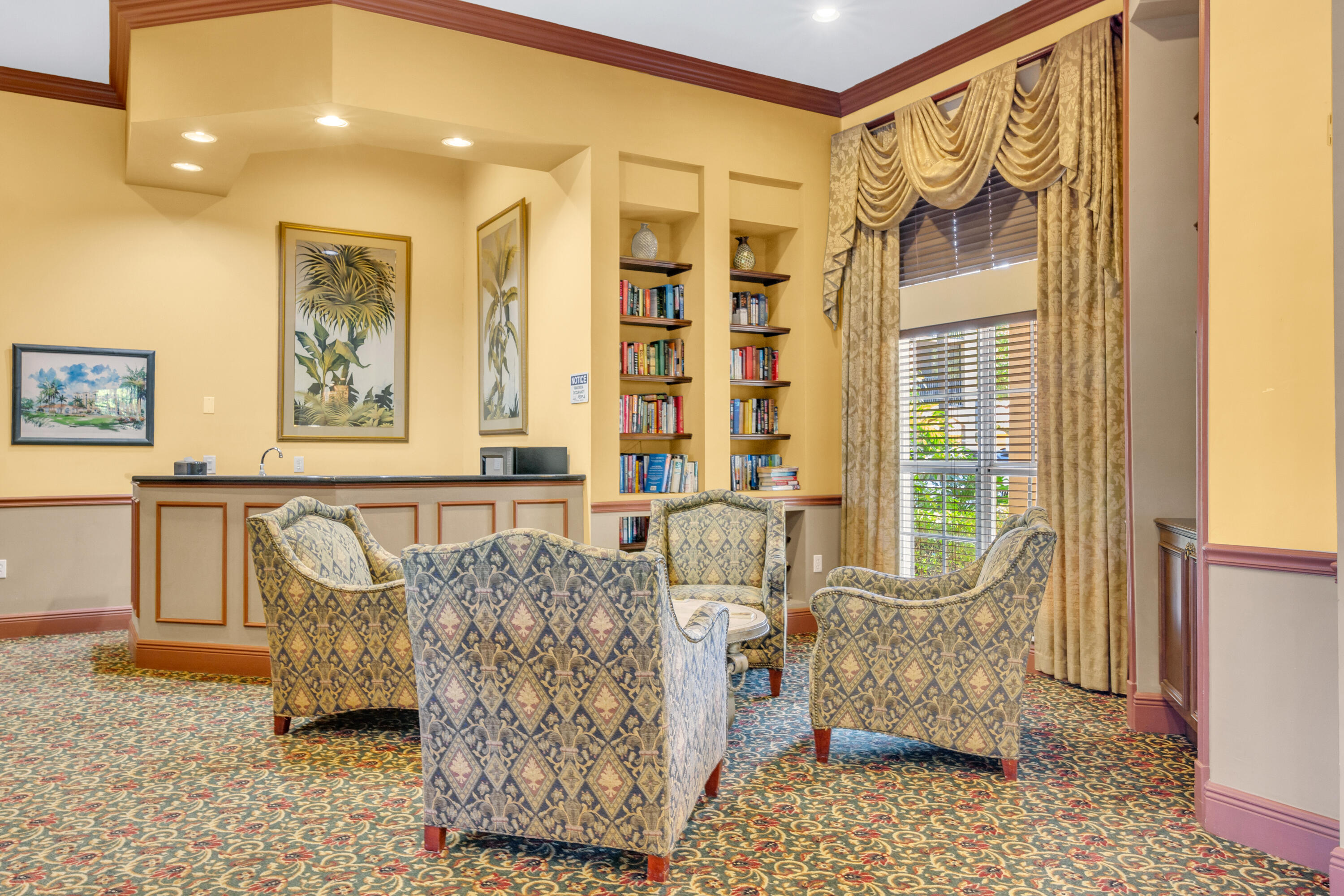 HYPOLUXOS MARINERS CAY CONDO - Residential