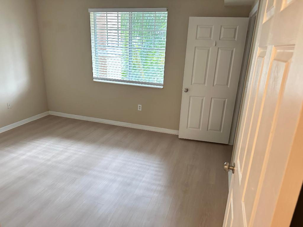 VILLAS AT EMERALD DUNES CONDO - Residential