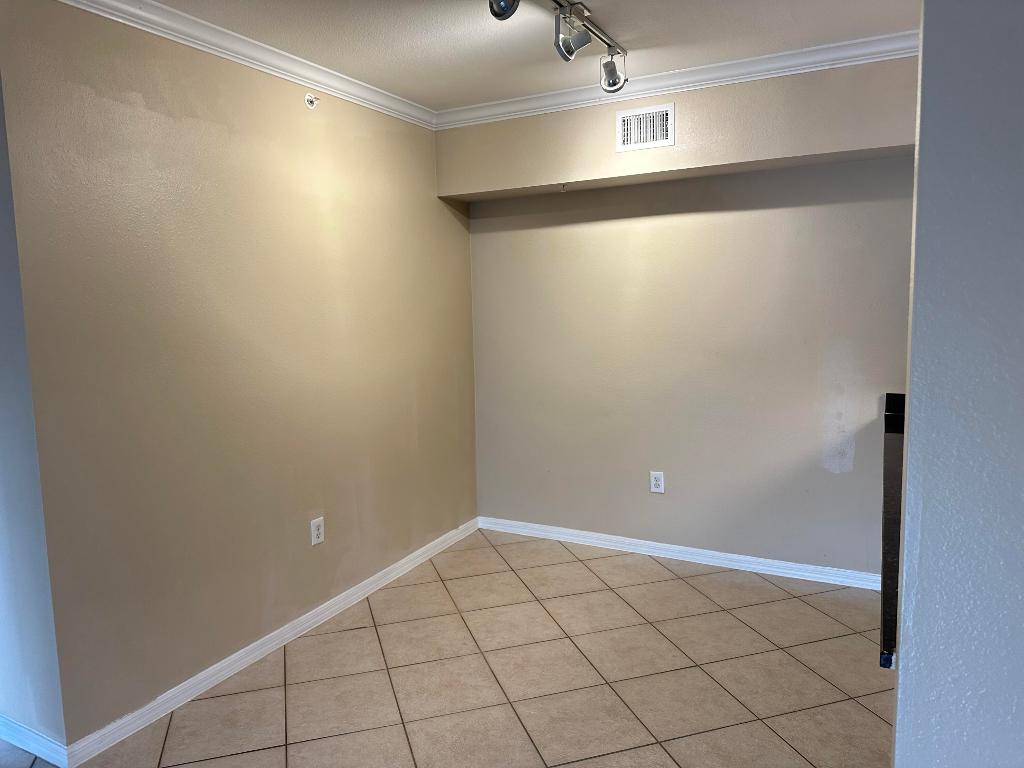 VILLAS AT EMERALD DUNES CONDO - Residential