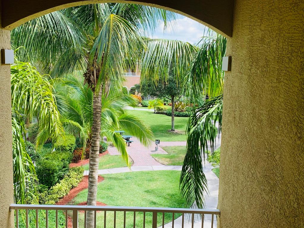 VILLAS AT EMERALD DUNES CONDO - Residential