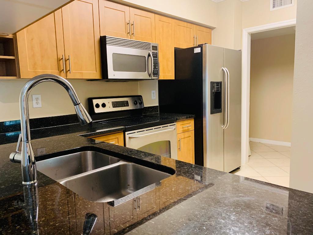 VILLAS AT EMERALD DUNES CONDO - Residential