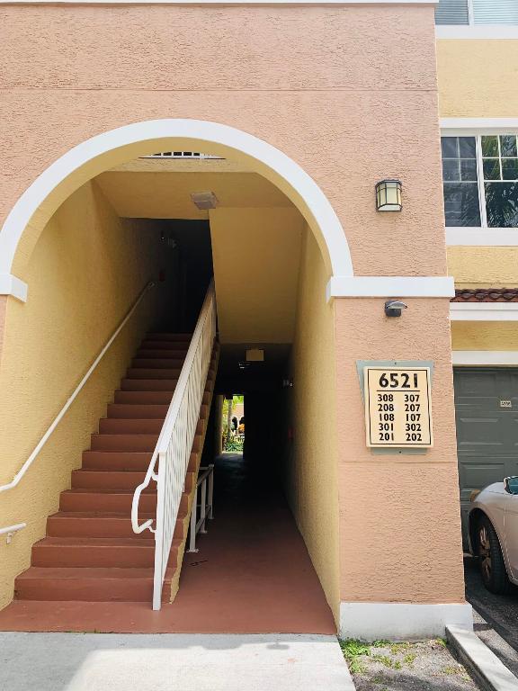 VILLAS AT EMERALD DUNES CONDO - Residential