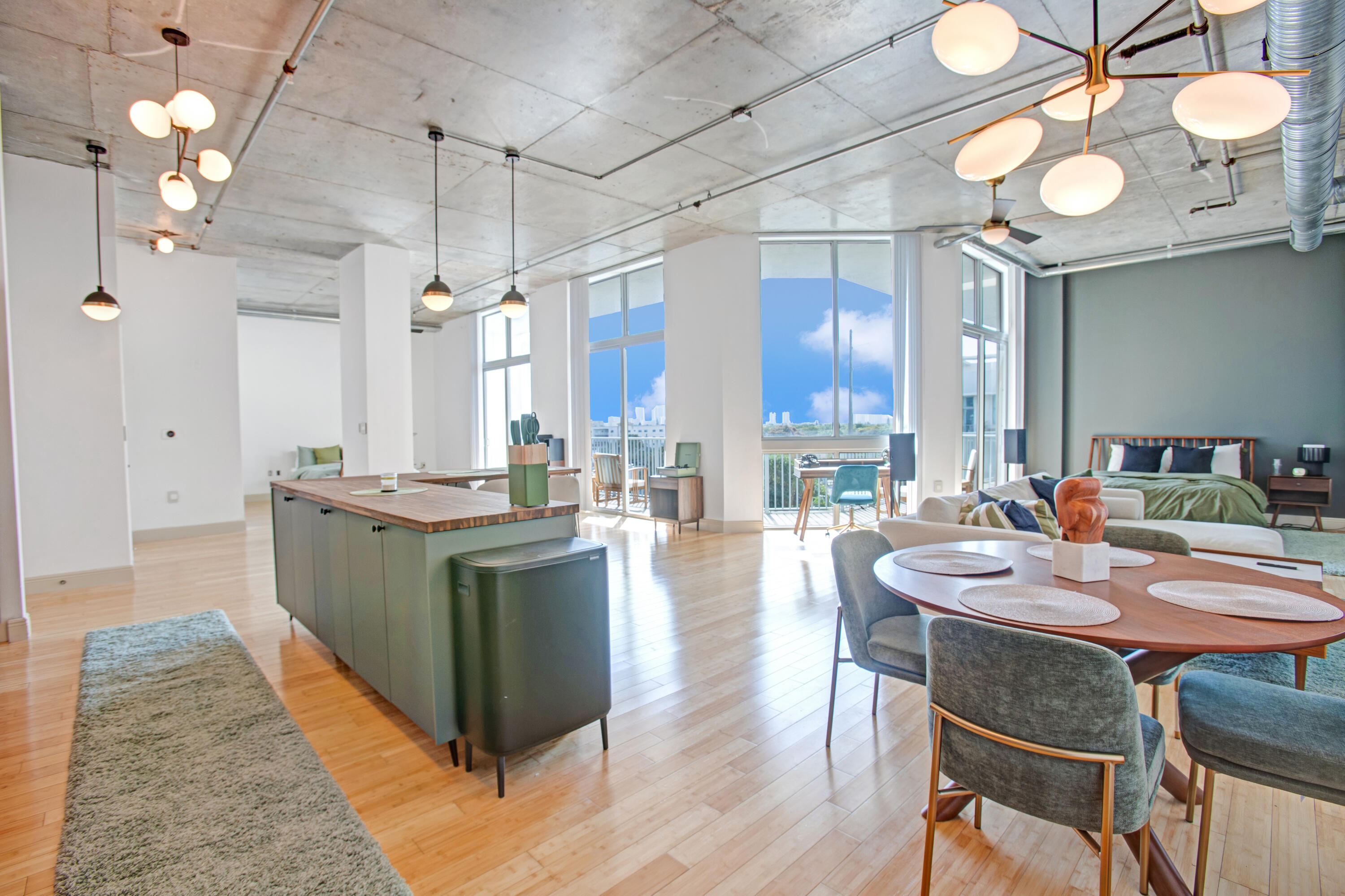 LOFTS AT HOLLYWOOD STATION - Residential Lease