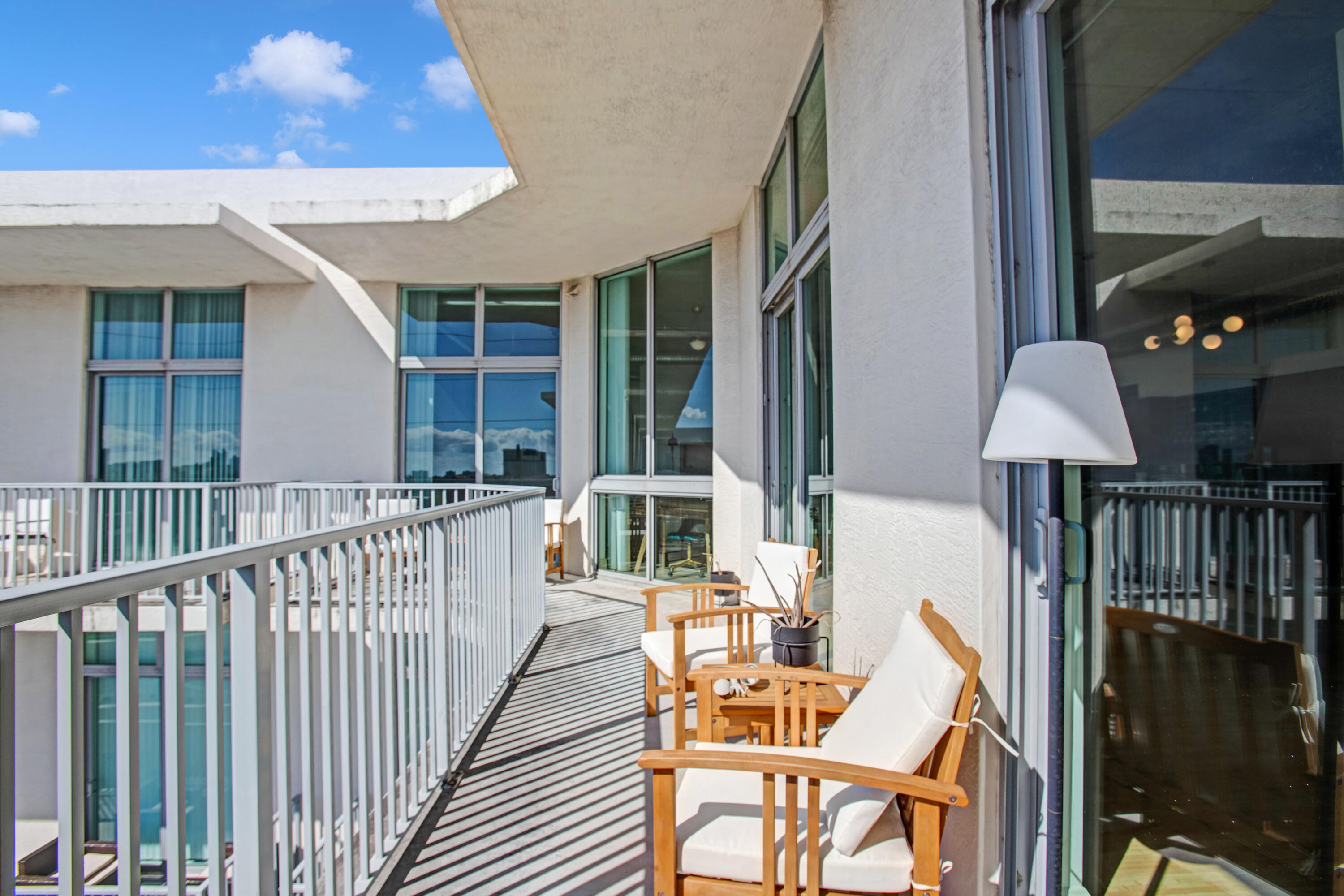 LOFTS AT HOLLYWOOD STATION - Residential Lease