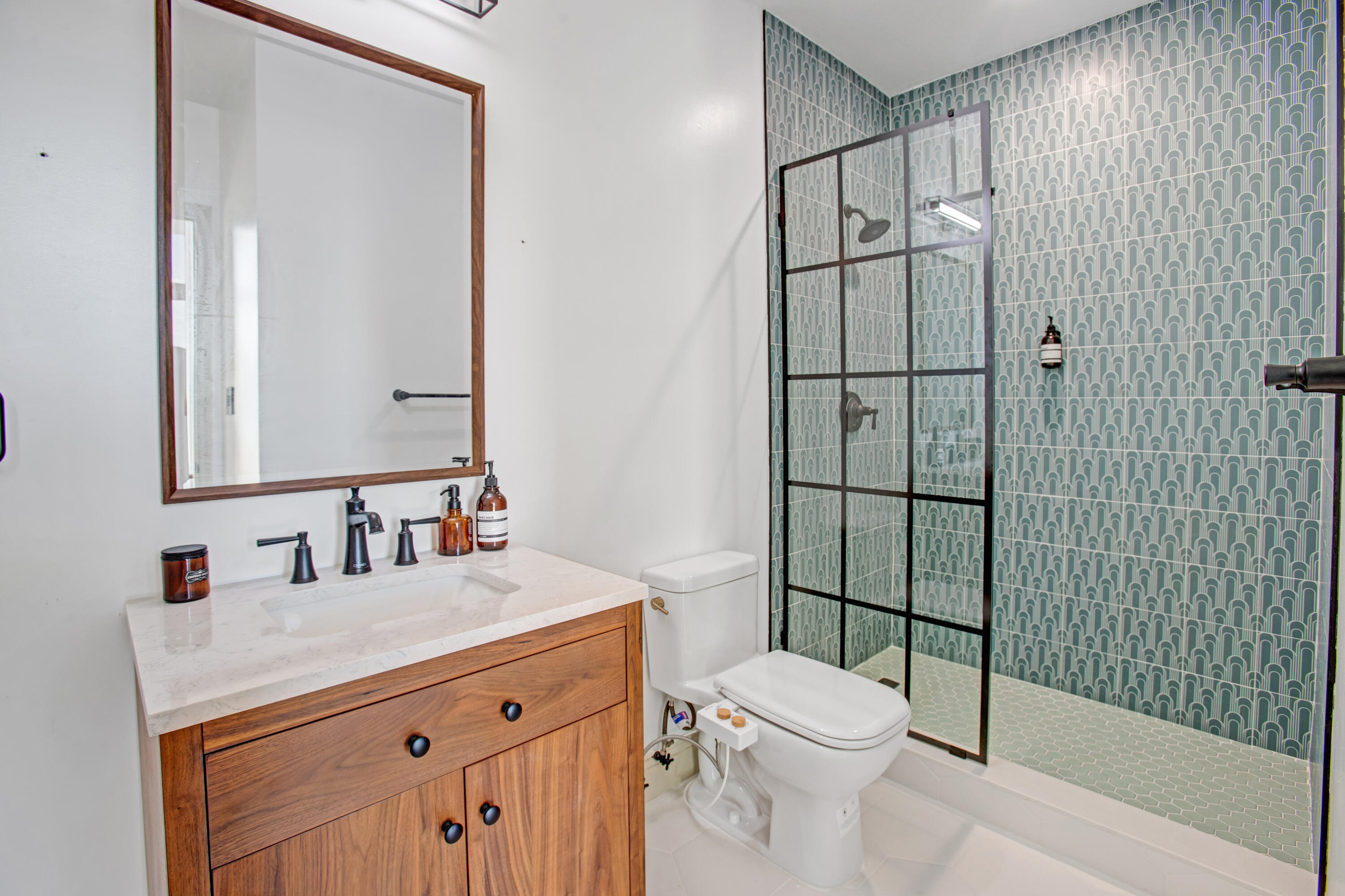 LOFTS AT HOLLYWOOD STATION - Residential Lease