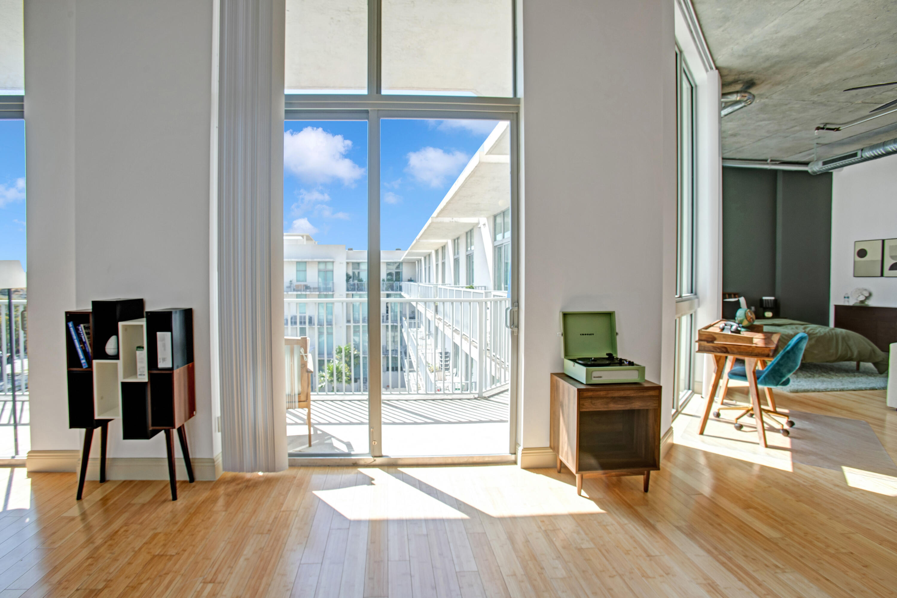 LOFTS AT HOLLYWOOD STATION - Residential Lease