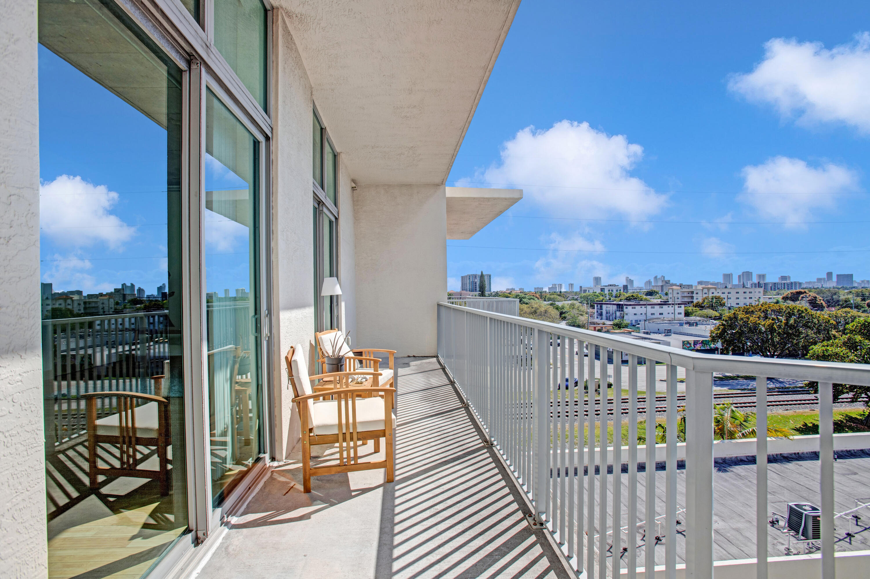 LOFTS AT HOLLYWOOD STATION - Residential Lease